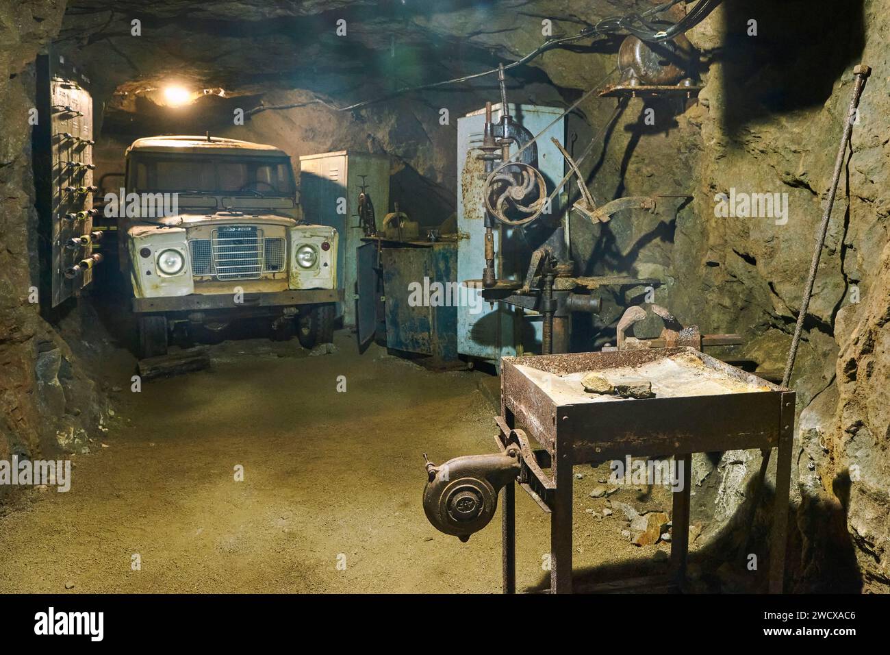 Range Rover Mining Car development 1980s hi-res stock photography and images - Alamy