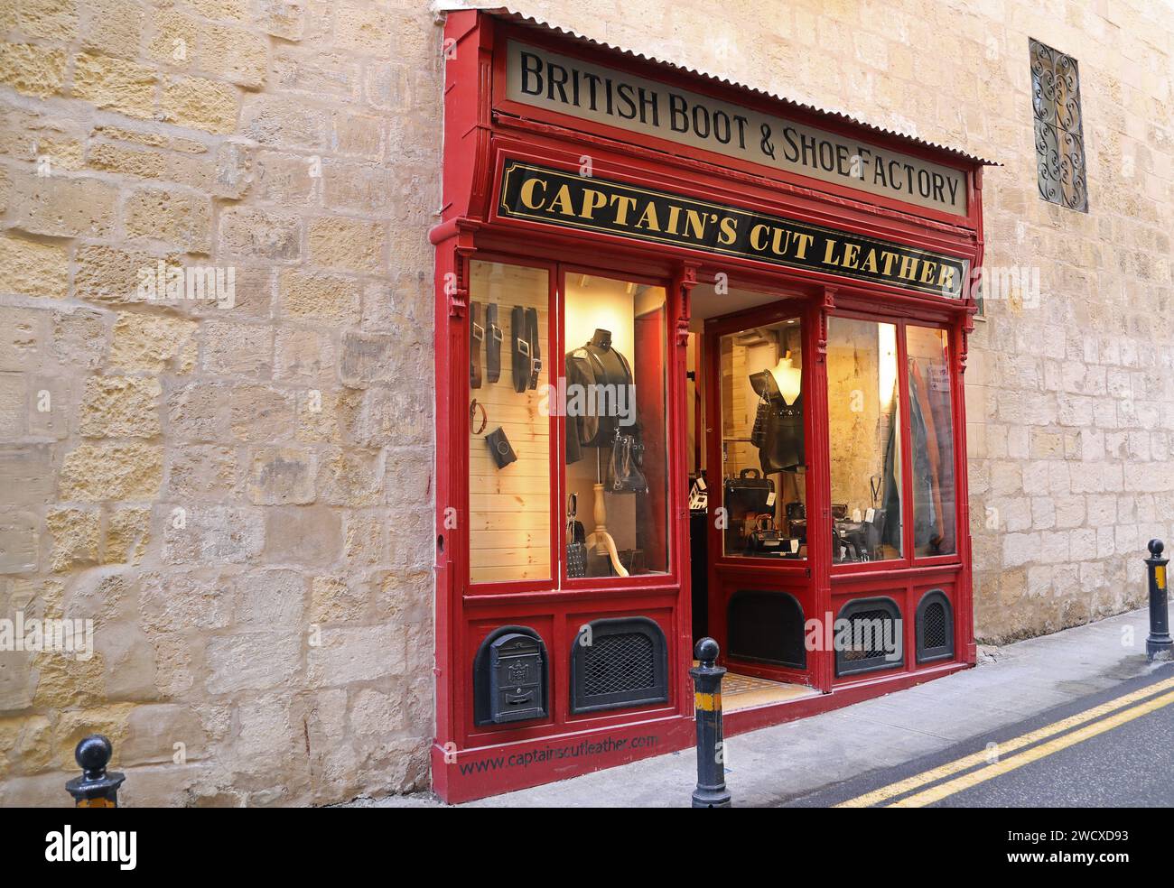 Captains Cut Leather shop in Valletta Stock Photo