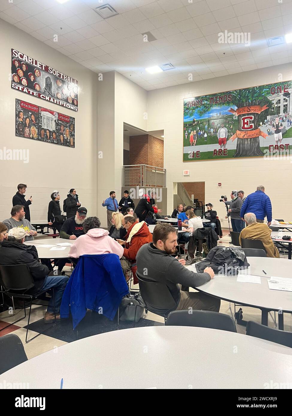 Iowa, USA. 15th Jan, 2024. At a school in Des Moines, voting is