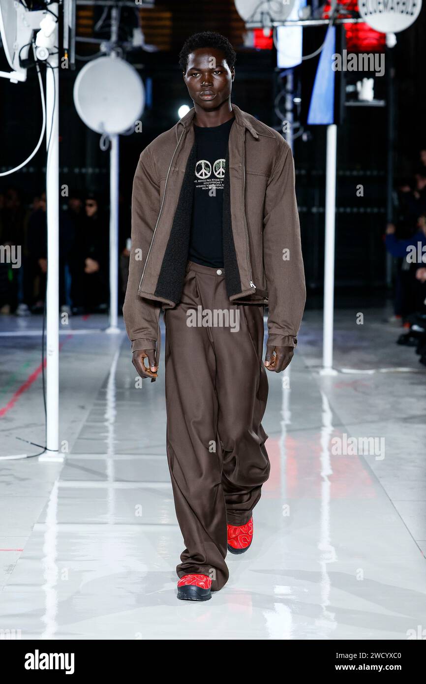 Paris Frankreich 17th Jan 2024 BLUEMARBLE Fall Winter 2024 2025   Paris Frankreich 17th Jan 2024 Bluemarble Fallwinter 2024 2025 Runway During Paris Fashion Week Menswear On January 2024 Paris France 17012024 Credit Dpaalamy Live News 2WCYXC0 