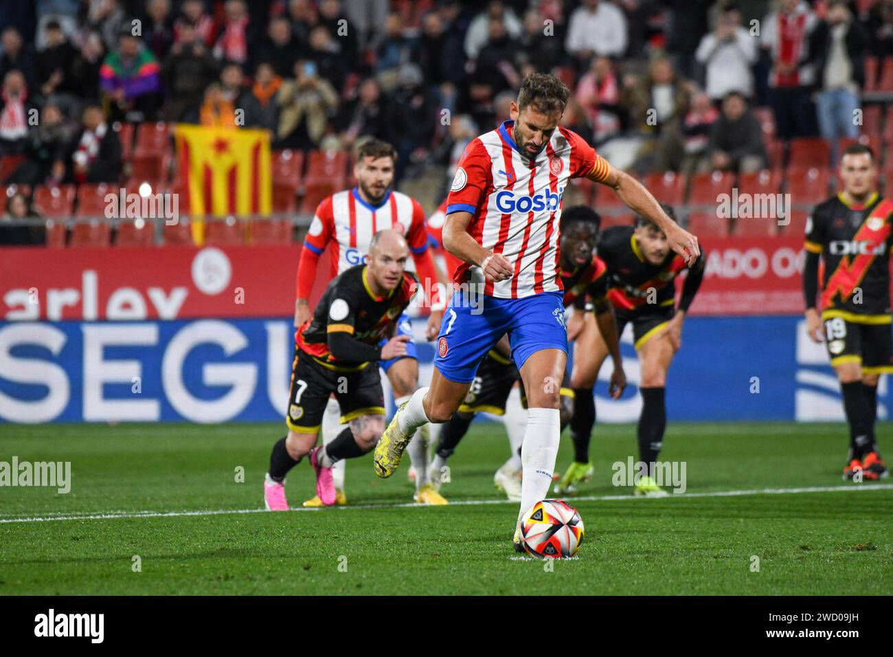 Girona, Spain. 17th Jan, 2024. GIRONA, SPAIN - JANUARY 17: Player of Girona FC Cristhian Stuani shoots the ball during the match between Girona FC and Raya Vallecano as part of round 16 of Copa del Rey at Estadio Montilivi on January 17, 2024 in Girona, Spain. (Photo by Sara Aribó/PxImages) Credit: Px Images/Alamy Live News Stock Photo