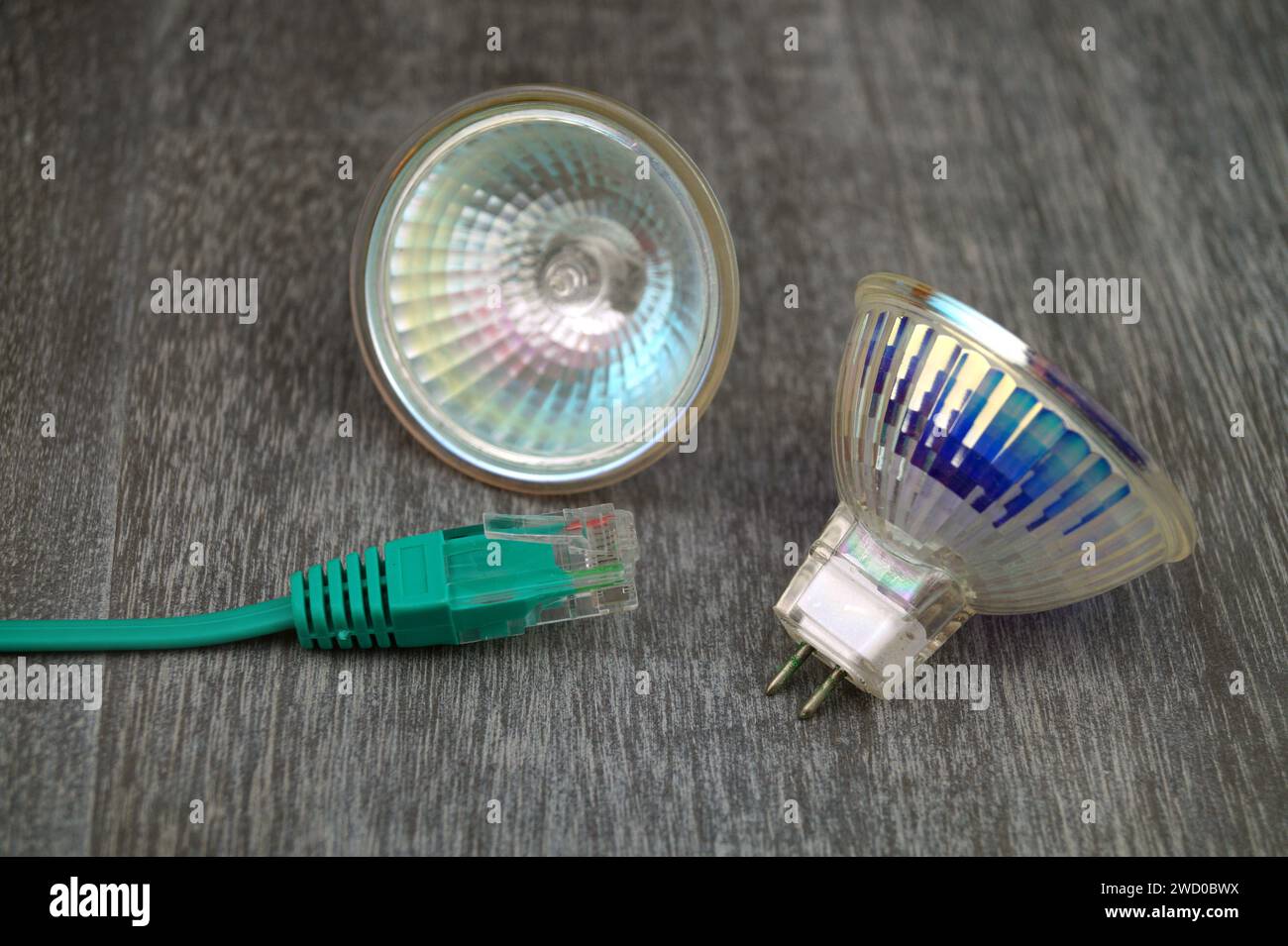 Network Lamp reflector lamps and network cable, symbolic image for Smart Home Stock ...