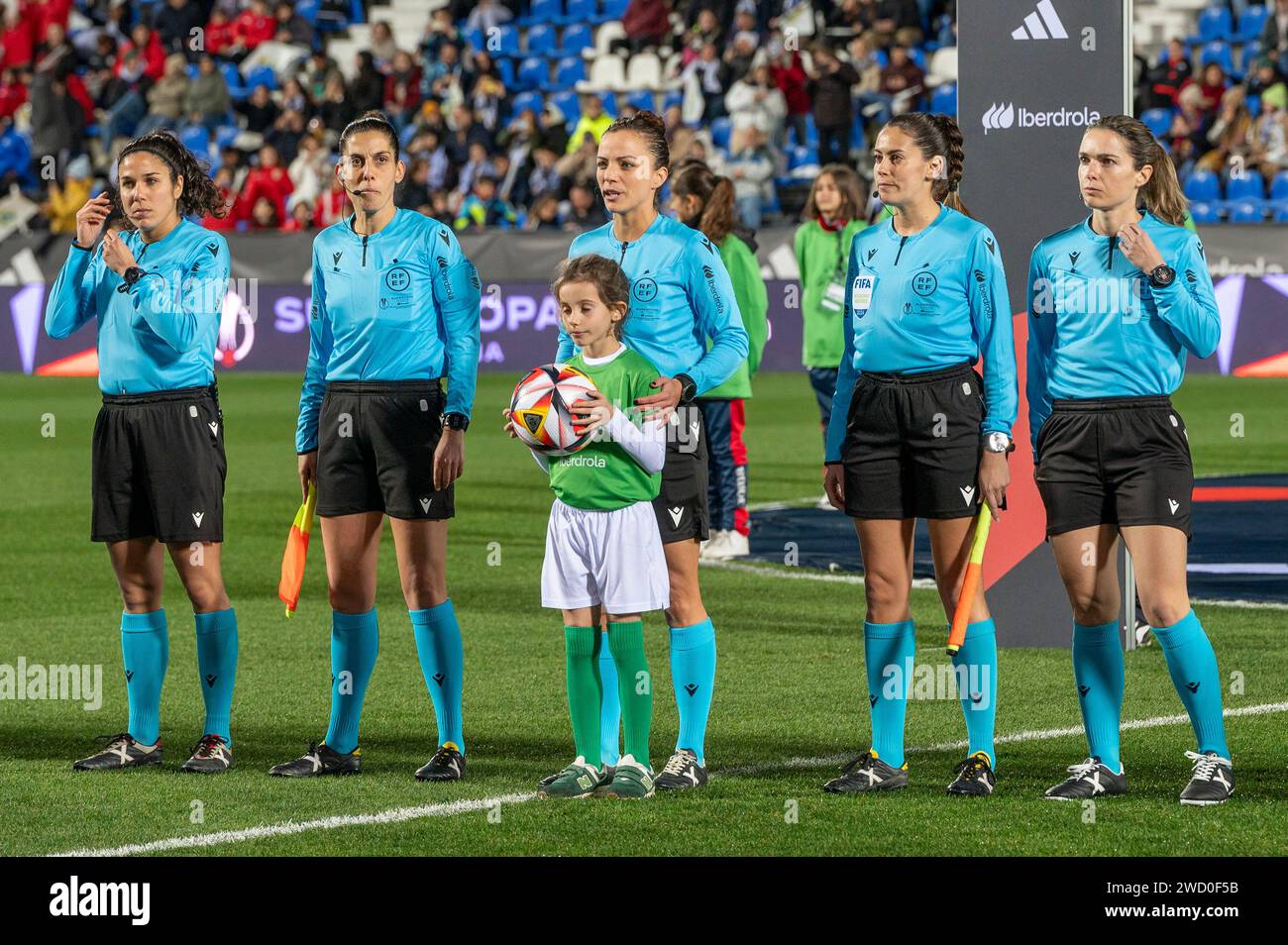 Fourth referee hi-res stock photography and images - Alamy