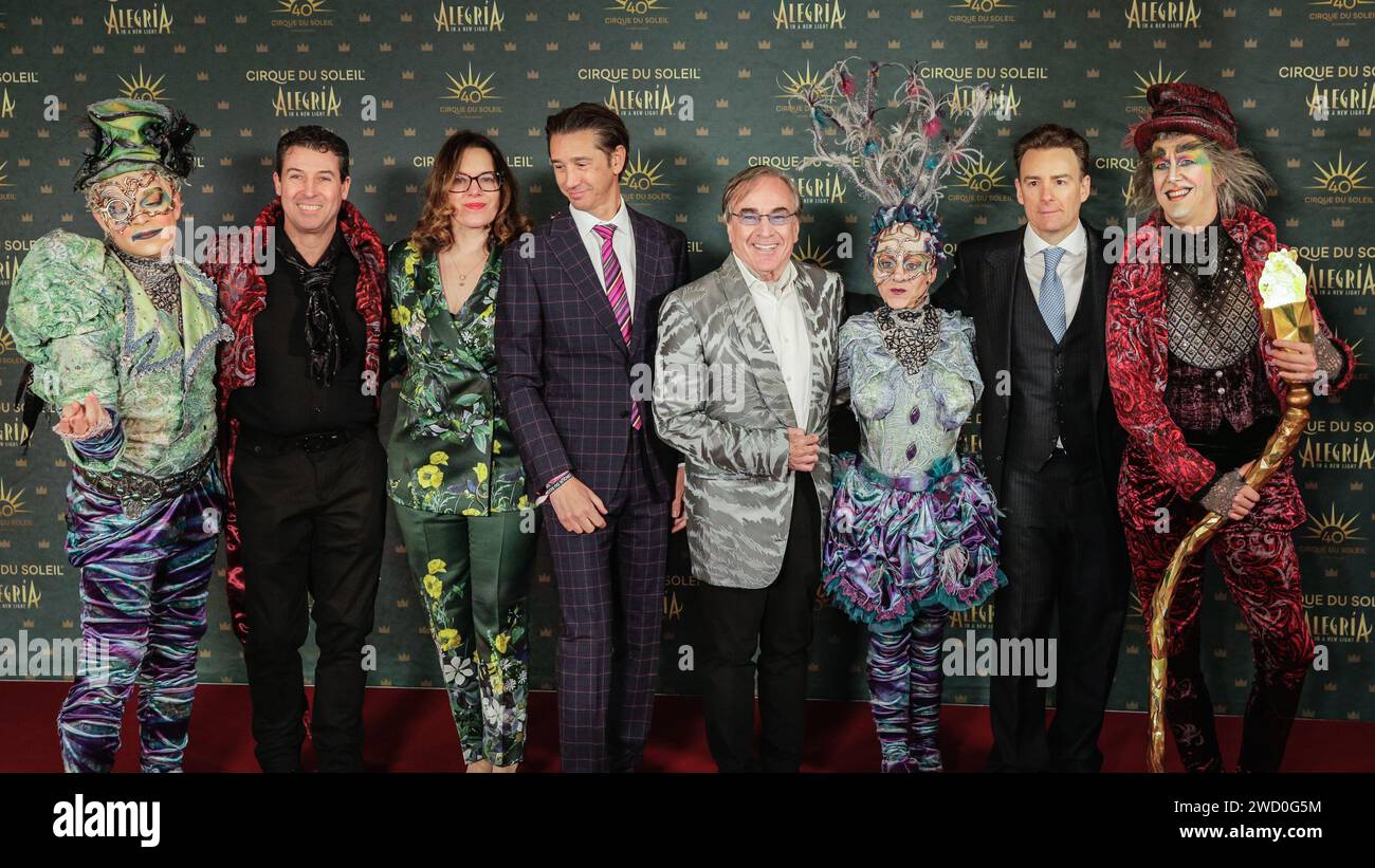  Foto zu London, UK. 17th Jan, 2024. Cirque du Soleil performers and producers 