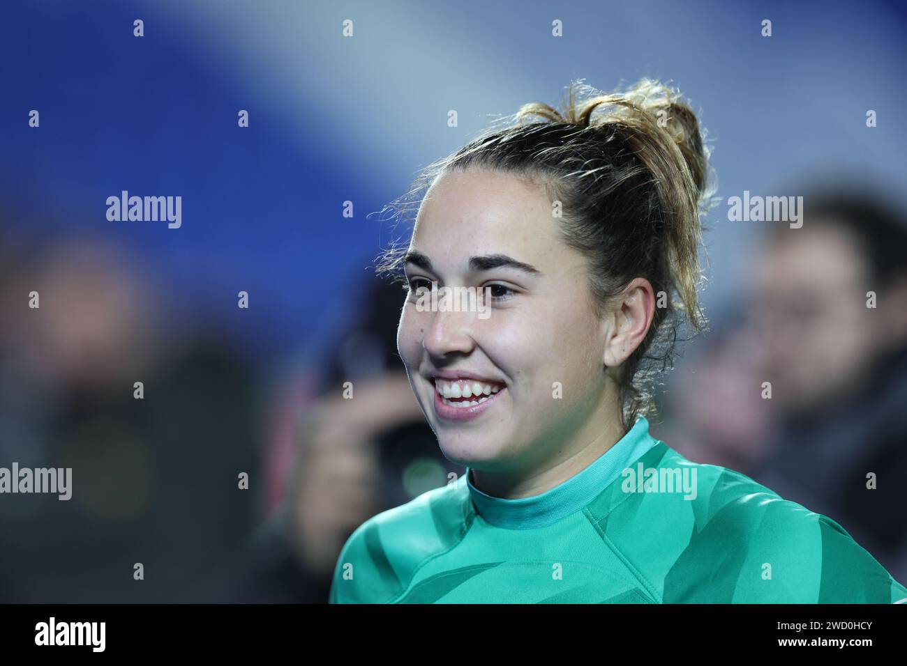 Leganes, Spain. 17 January, 2024. Barcelona goalkeeper Cata Coll greeting fans after the Barcelona FC v Real Madrid FC match of the Spanish Women's Super Cup second semi-final at Estadio Municipal de Butarque. Credit: Isabel Infantes/Empics/Alamy Live News Stock Photo