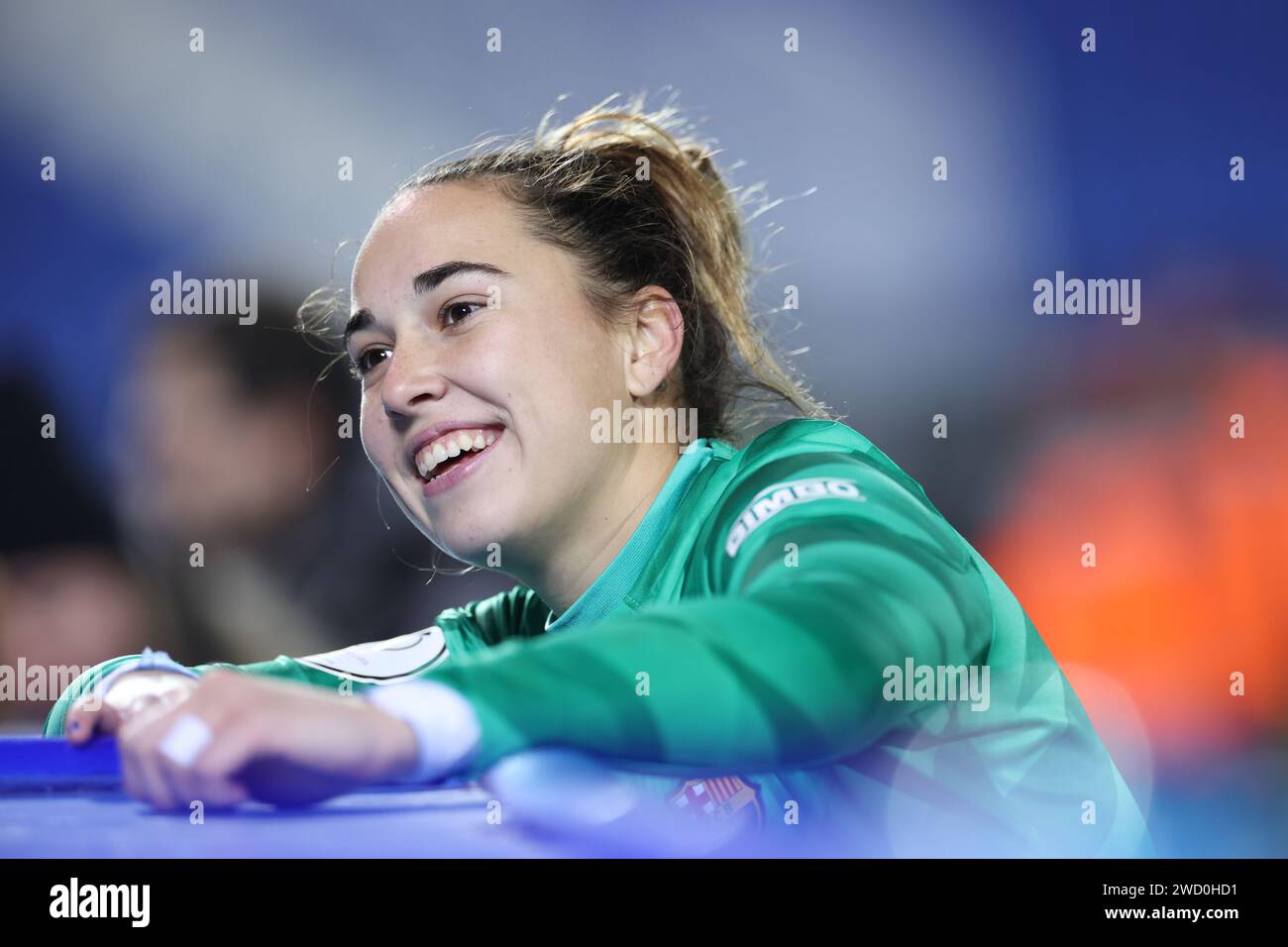 Leganes, Spain. 17 January, 2024. Barcelona goalkeeper Cata Coll greeting fans after the Barcelona FC v Real Madrid FC match of the Spanish Women's Super Cup second semi-final at Estadio Municipal de Butarque. Credit: Isabel Infantes/Empics/Alamy Live News Stock Photo