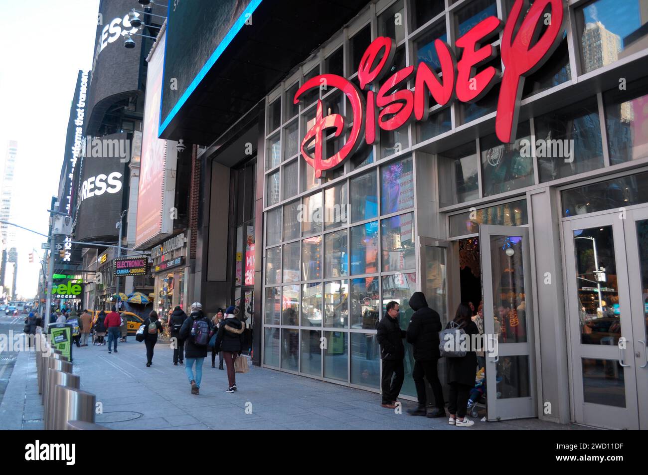 Disney store times square new hires stock photography and images Alamy