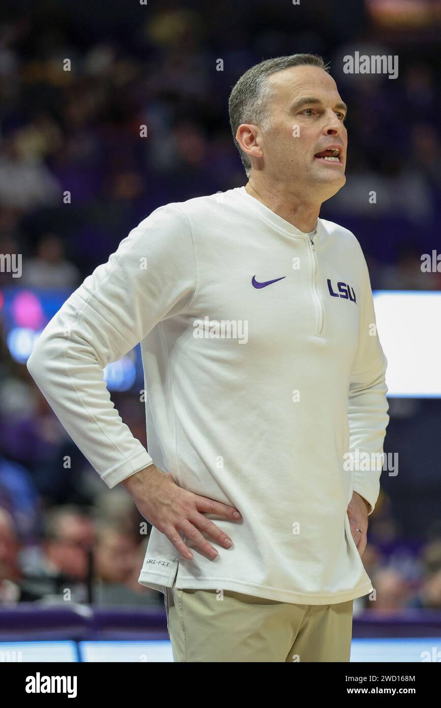 Baton Rouge, LA, USA. 17th Jan, 2024. LSU Head Coach Matt McMahon calls