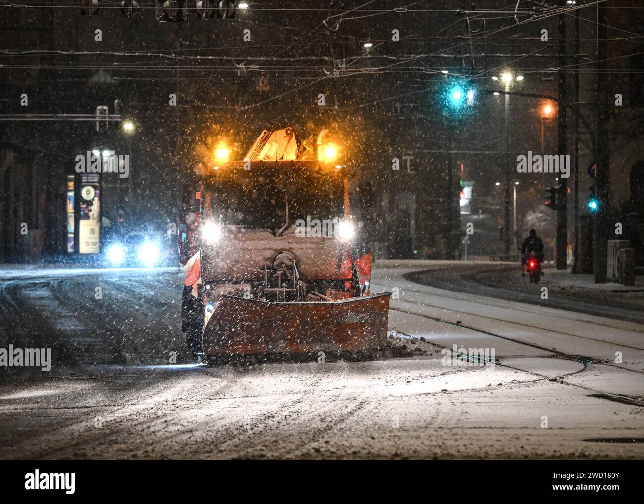 Dresden Germany 18th Jan 2024 A Winter Service Vehicle Clears The   Dresden Germany 18th Jan 2024 A Winter Service Vehicle Clears The Streets In The City Center In The Morning During Snowfall Credit Robert Michaeldpaalamy Live News 2WD180Y 