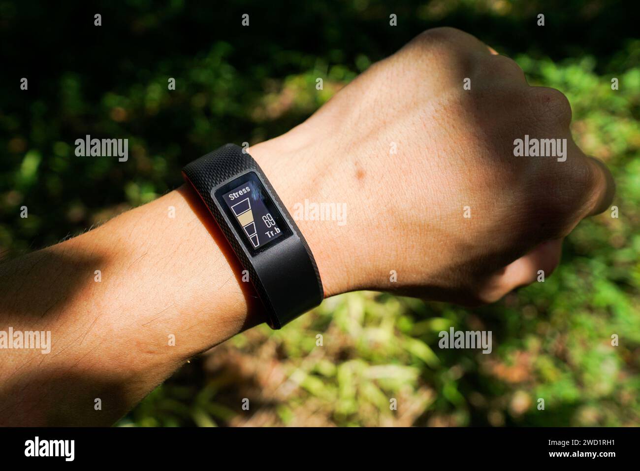 Garmin vivosport chest clearance strap