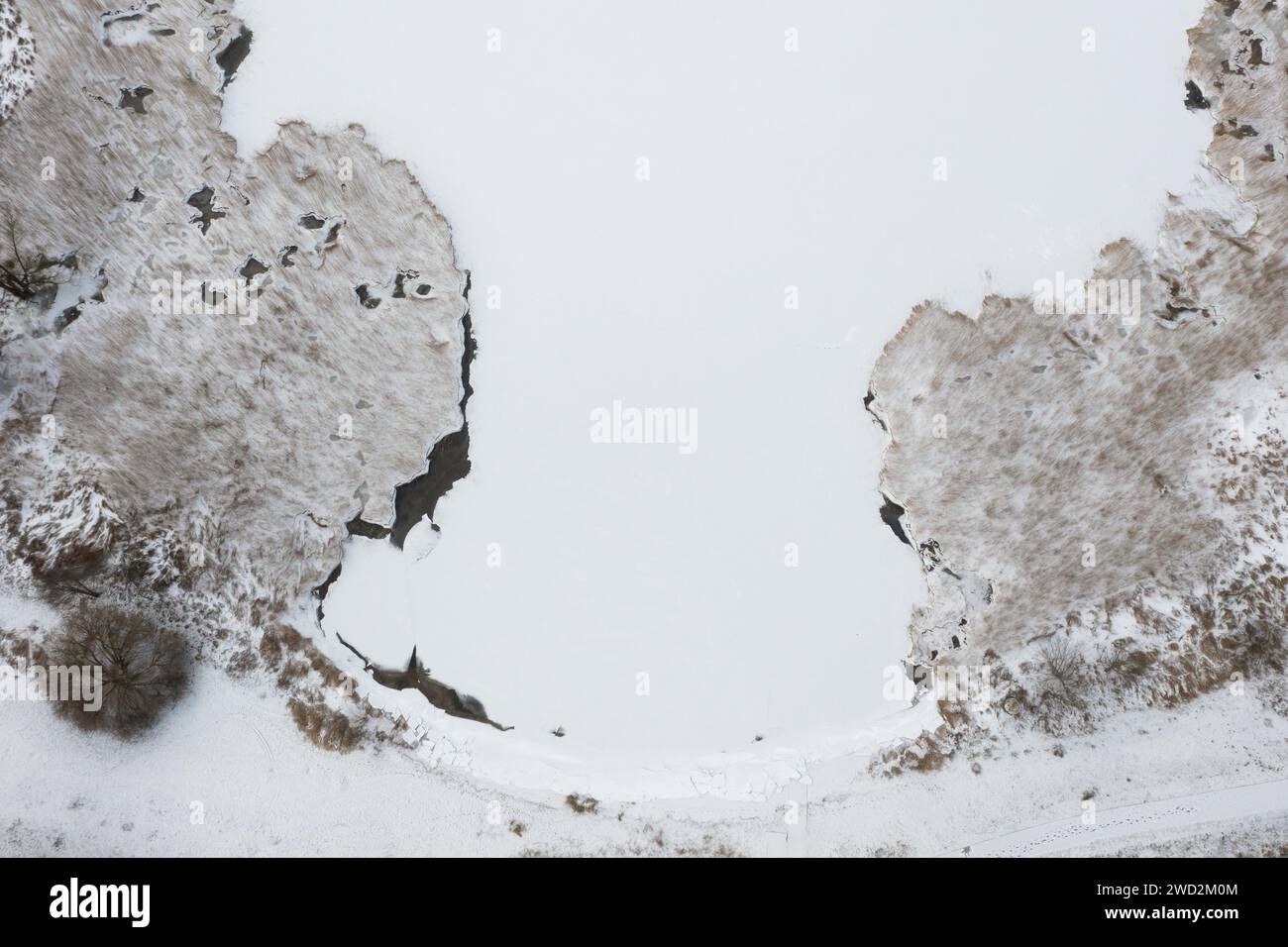 Flight above frozen lake forest hi-res stock photography and images - Alamy