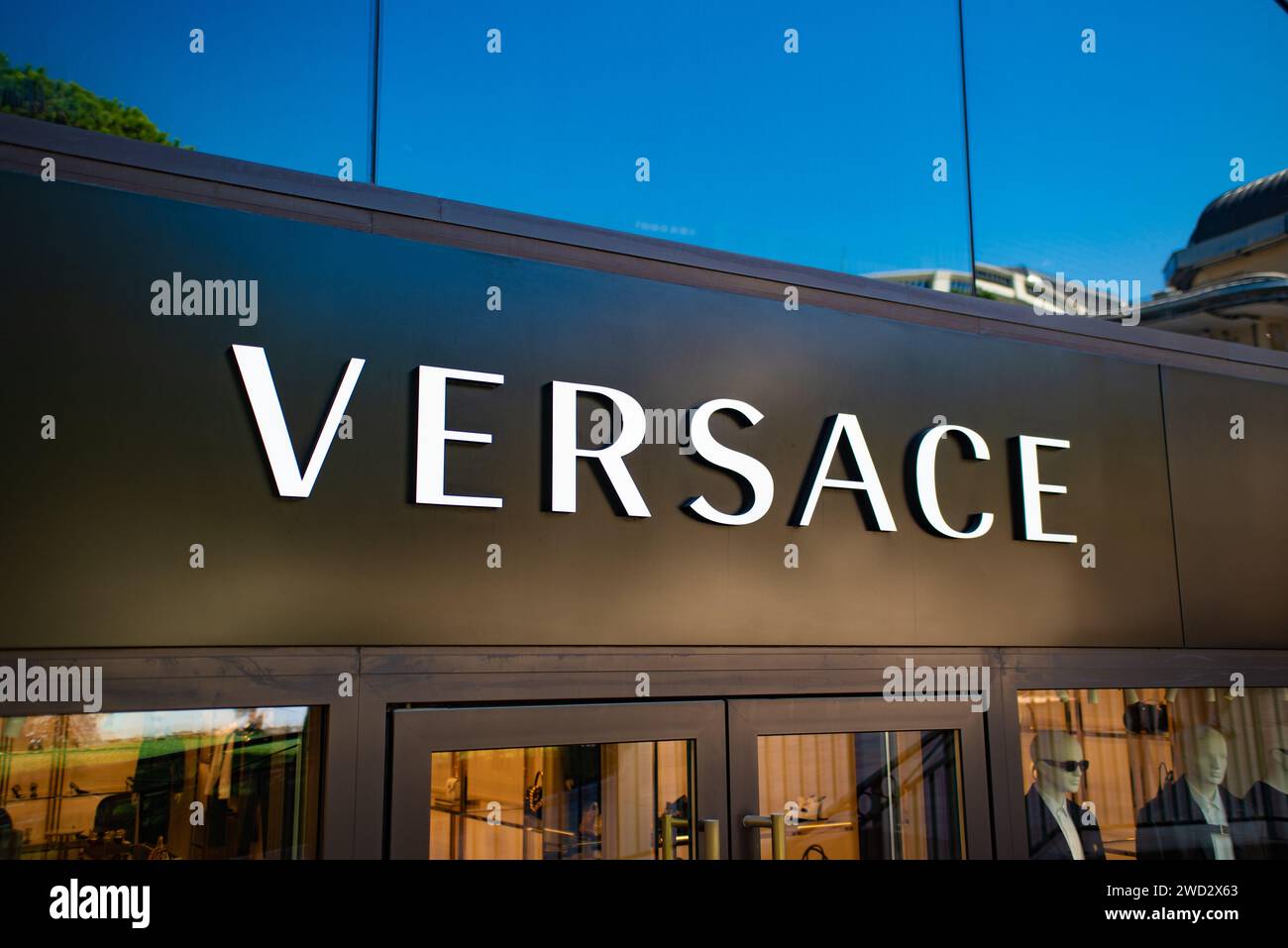 Versace ロゴ看板 Versace Logo Stock Illustrations – 613 Versace Logo Stock