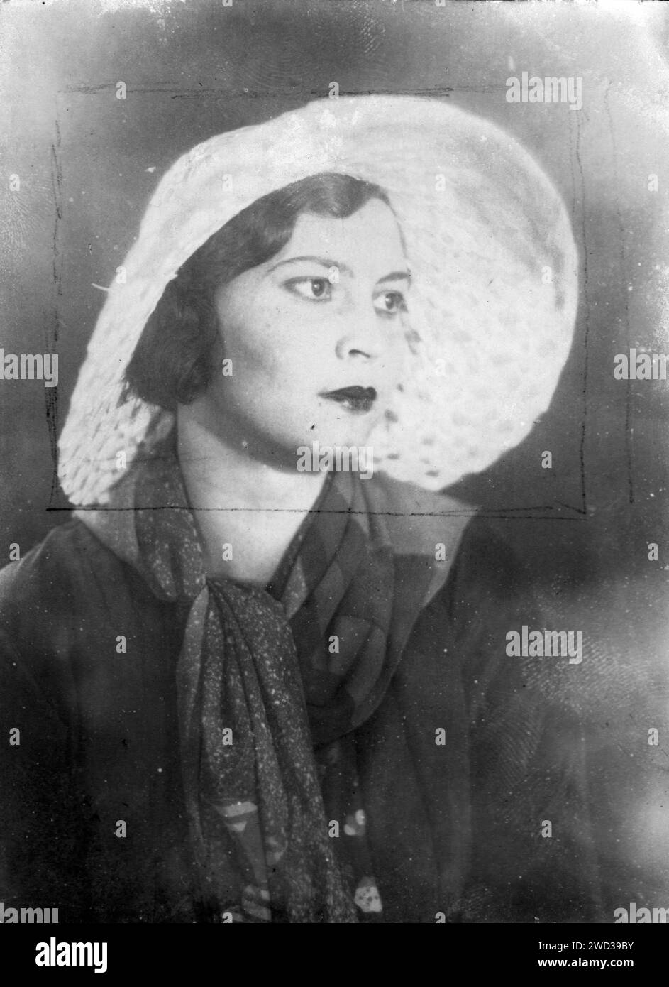 1930s portrait woman beautiful hi-res stock photography and images - Alamy