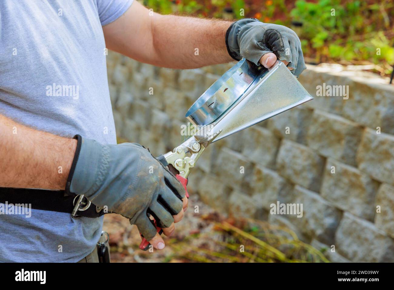 Installation of an external extractor wall ventilation system in new