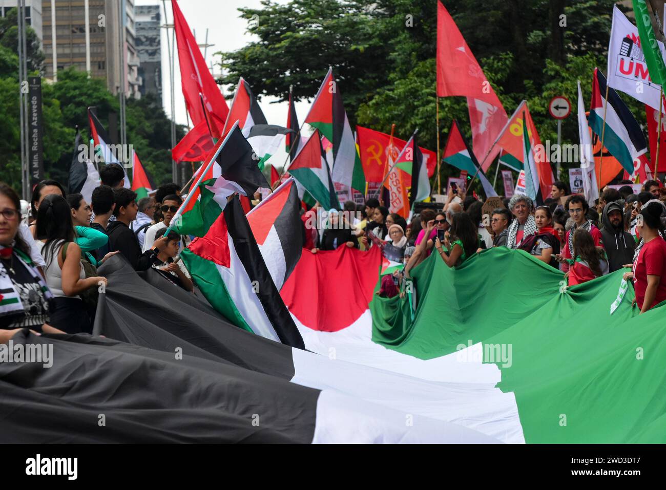 Social movements, Palestinians and supporters protest 'Global Call - Cease Fire Now! Stop the Genocide in Gaza. Stock Photo