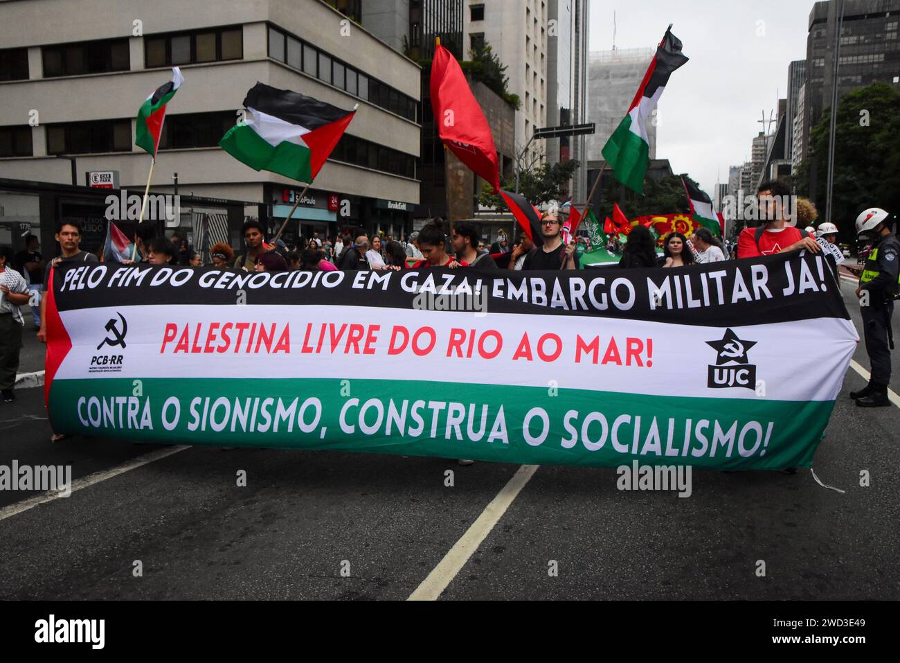 Social movements, Palestinians and supporters protest 'Global Call - Cease Fire Now! Stop the Genocide in Gaza. Stock Photo