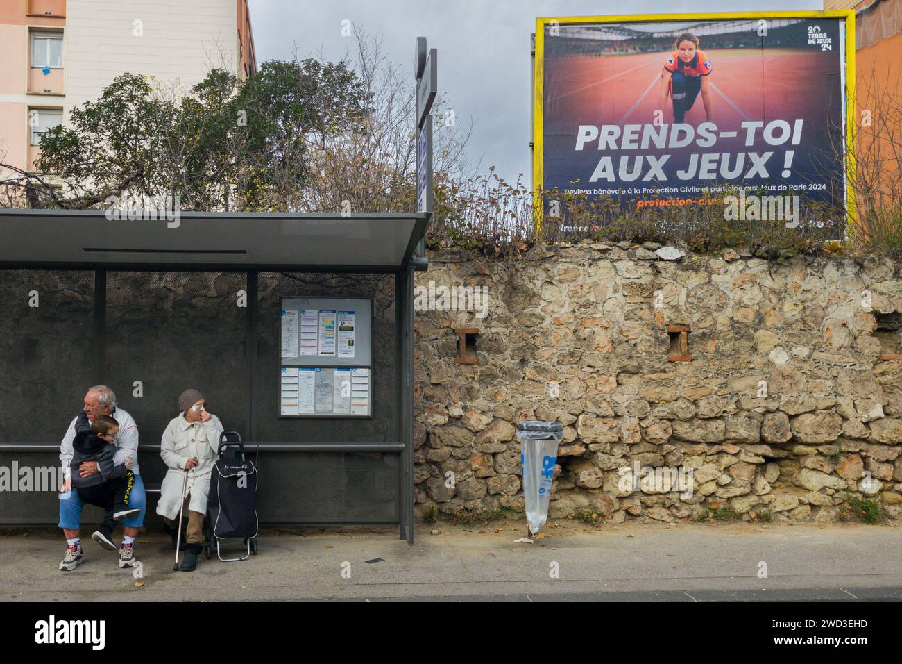 Marseille, France. 03rd Jan, 2025. Passengers wait at a RTM bus stop