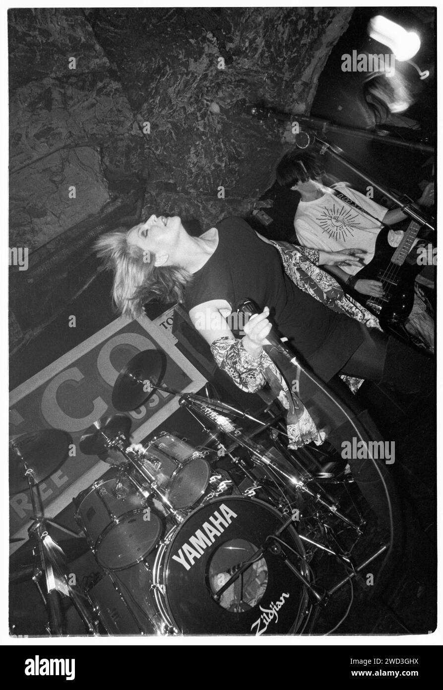 TOYAH, CONCERT, 1993: Punk icon Toyah Wilcox playing live at TJ’s in Newport, Wales, UK on 9 November 1993. Photo: Rob Watkins. INFO:  Toyah Willcox, known mononymously as Toyah, is a British singer, actress, and presenter. Rising to prominence in the late '70s and '80s, her vibrant stage presence and diverse career span pop music, film, and theatre, establishing her as a multifaceted and iconic entertainer. Stock Photo