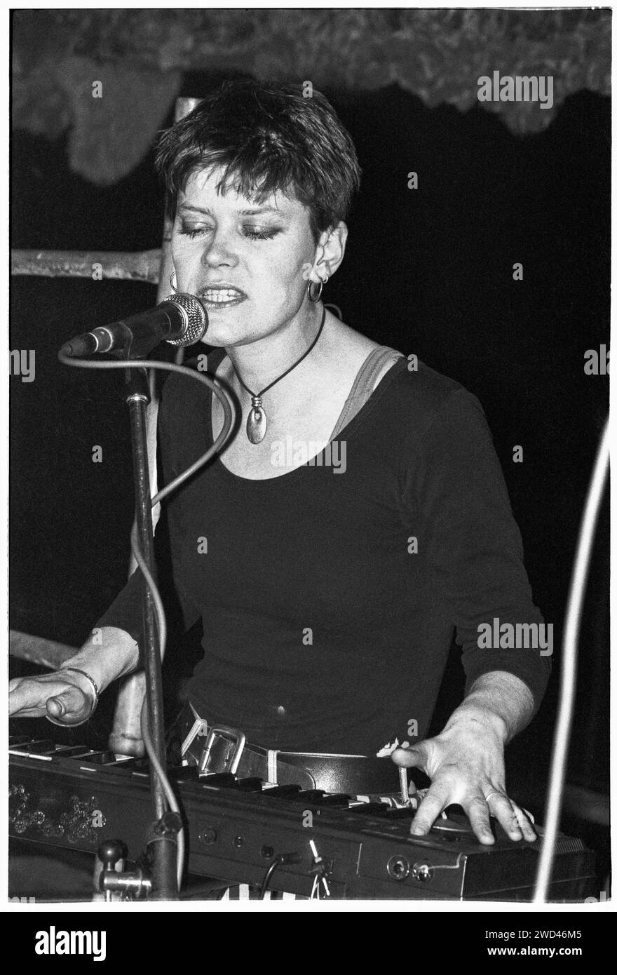 CATATONIA, CONCERT, 1994: Clancy Pegg original keyboard player of Catatonia at a very early gig playing live at the Legendary TJ’s in Newport, Wales, UK on 9 April 1994. Photo: Rob Watkins. INFO: Catatonia, a Welsh alternative rock band in the '90s, fronted by Cerys Matthews, gained fame with hits like 'Mulder and Scully' and 'Road Rage.' Their eclectic sound, blending pop, rock, and folk, solidified their place in the Britpop era, showcasing Matthews' distinctive vocals. Stock Photo
