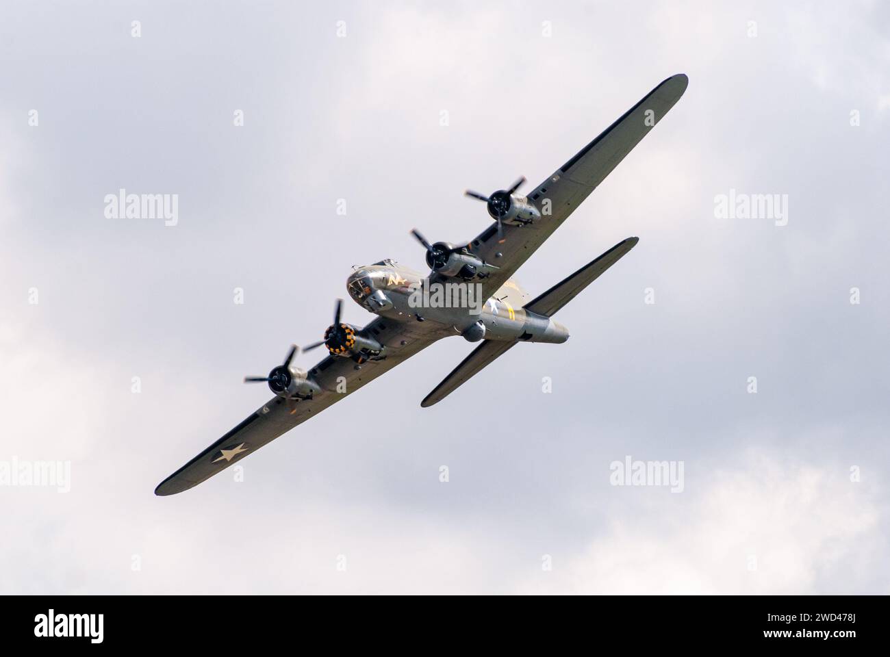 Boeing B-17G Flying Fortress '124485' WW2 Bomber plane representing the famous 'Memphis Belle' flying in the sky Stock Photo