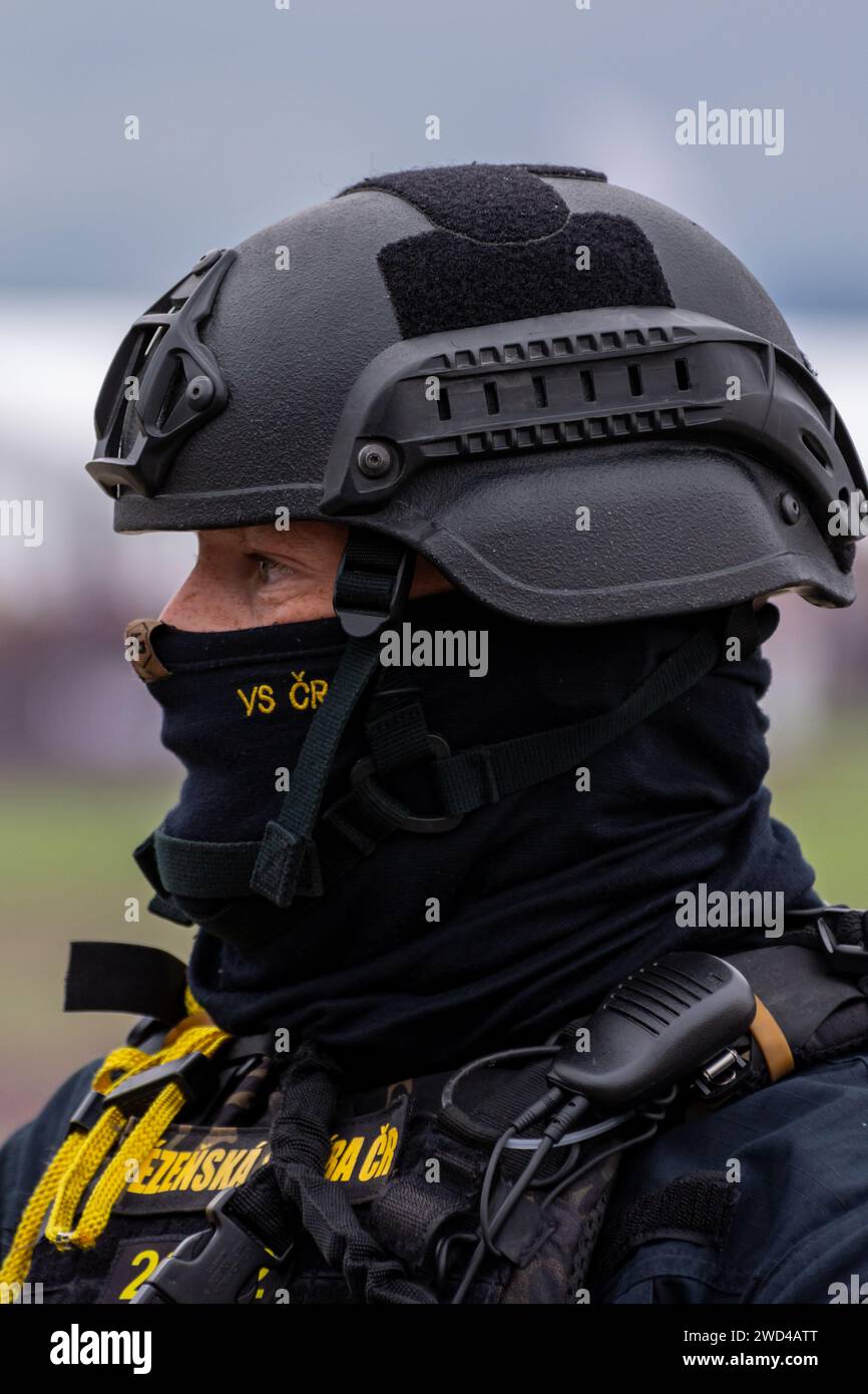 Swat team hi-res stock photography and images - Alamy