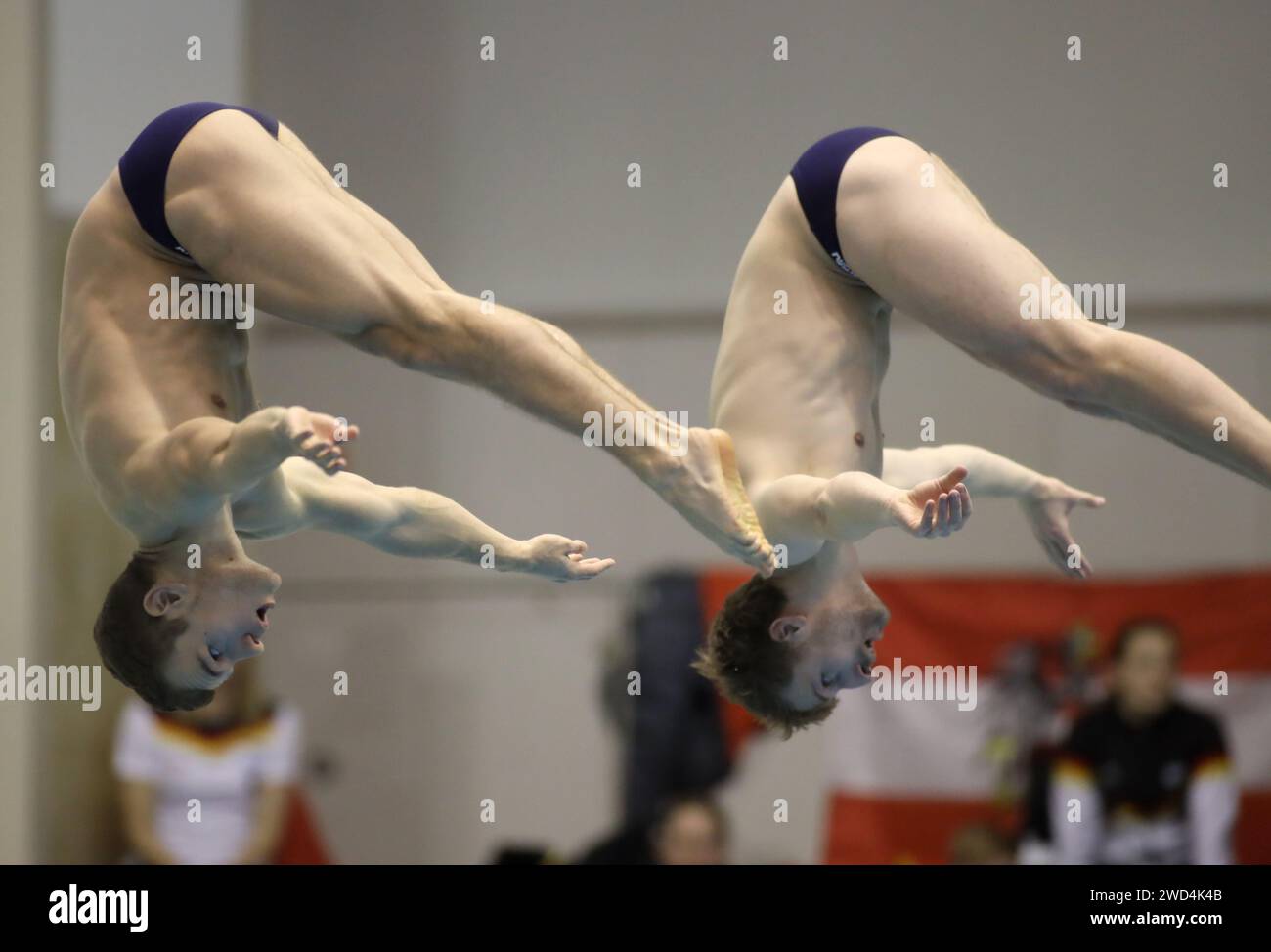 Rostock, Germany. 18th Jan, 2024. Swimming, 66th International Diving Day Alexander Lube (r