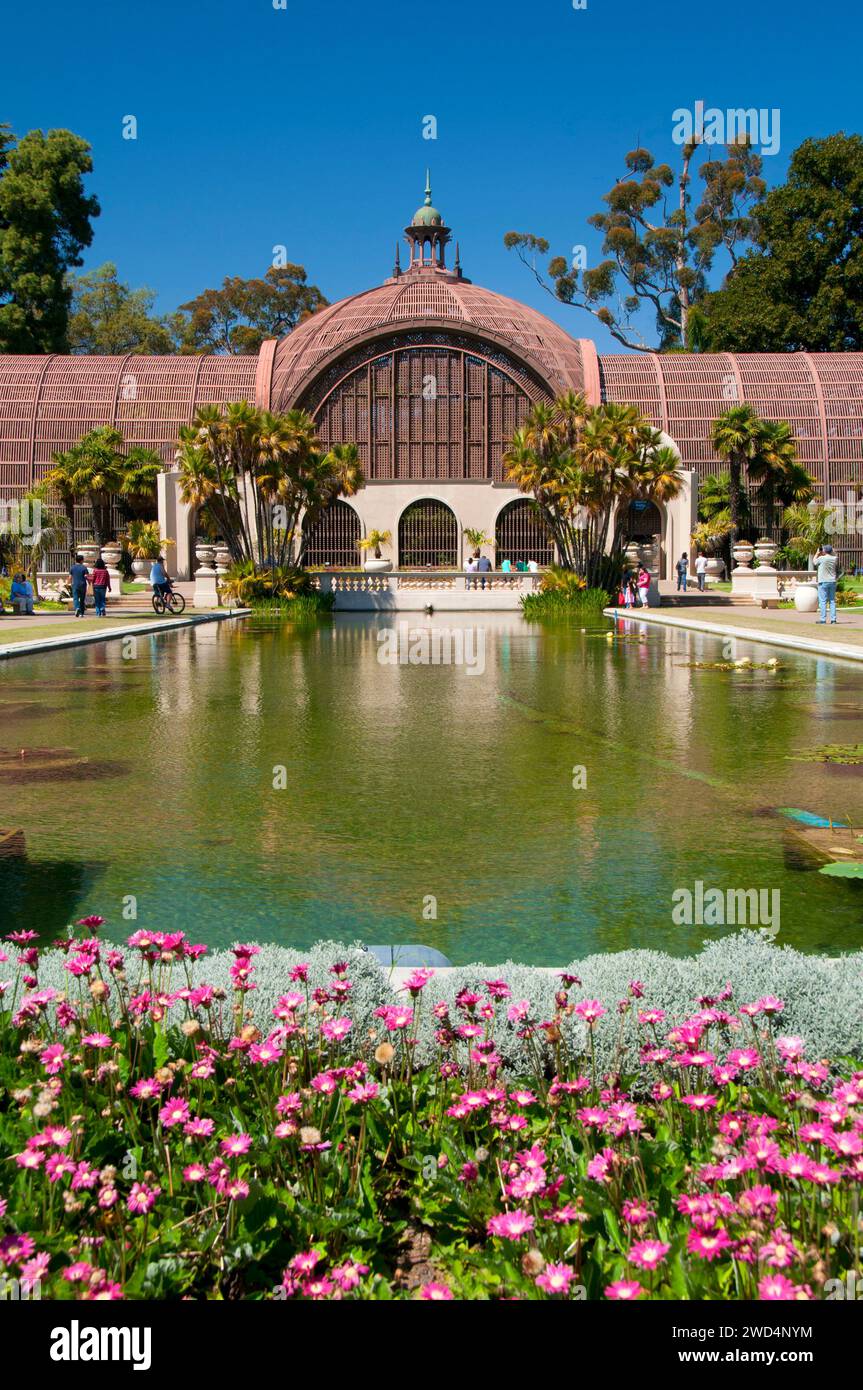 Botanical Building with Laguna de las Flores, Balboa Park, San Diego ...
