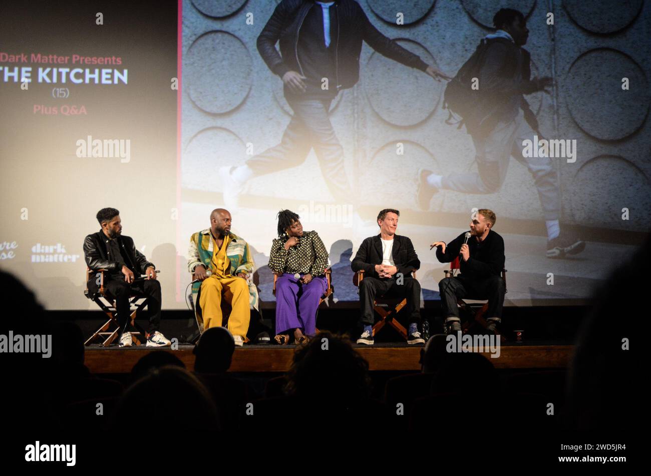 Yalangoch sport ayollar kliplar