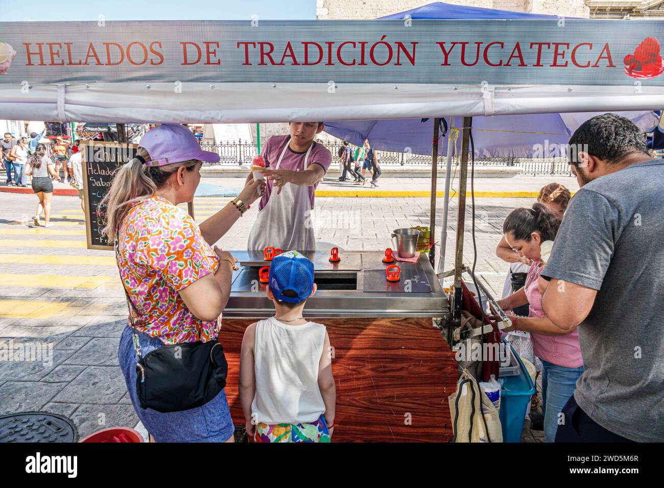 merida-mexico-centro-historico-central-historic-district-plaza-grande