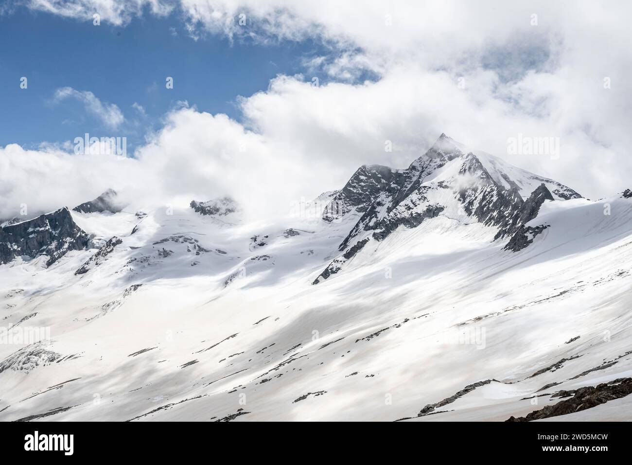 Mountain landscape of rock and ice, glaciated mountain peak Grosser Moeseler, glacier Waxeggkees, Berliner Hoehenweg, Zillertal Alps, Tyrol, Austria Stock Photo