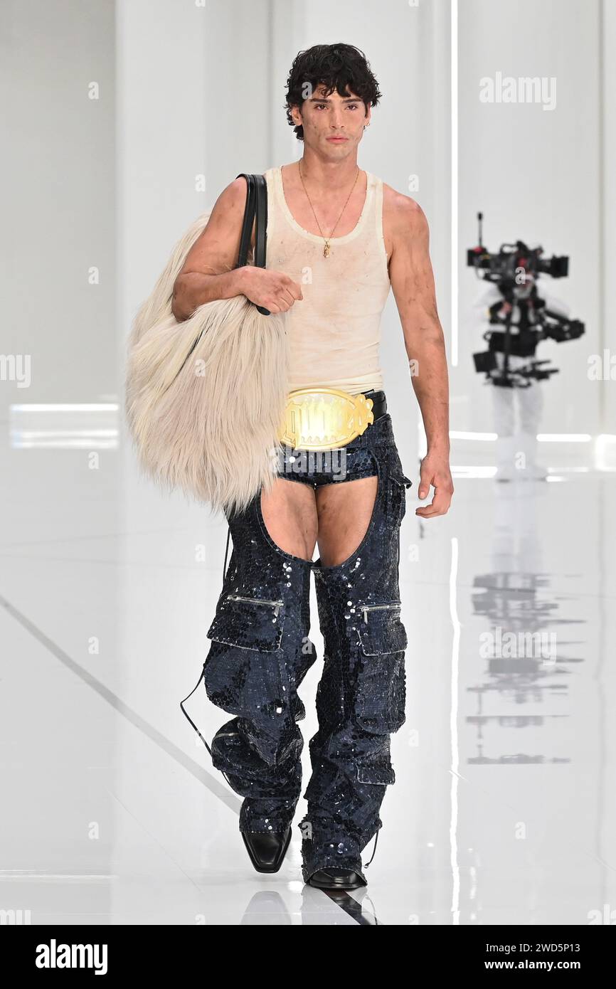 Milan, Italy. 12th Jan, 2024. James Franco is attending the Milan Fashion  Week Menswear Fall/Winter 2024/2025 in Milan, Italy, on January 12, 2024.  (Photo by Alessandro Bremec/NurPhoto) Credit: NurPhoto SRL/Alamy Live News, image size:866x1390