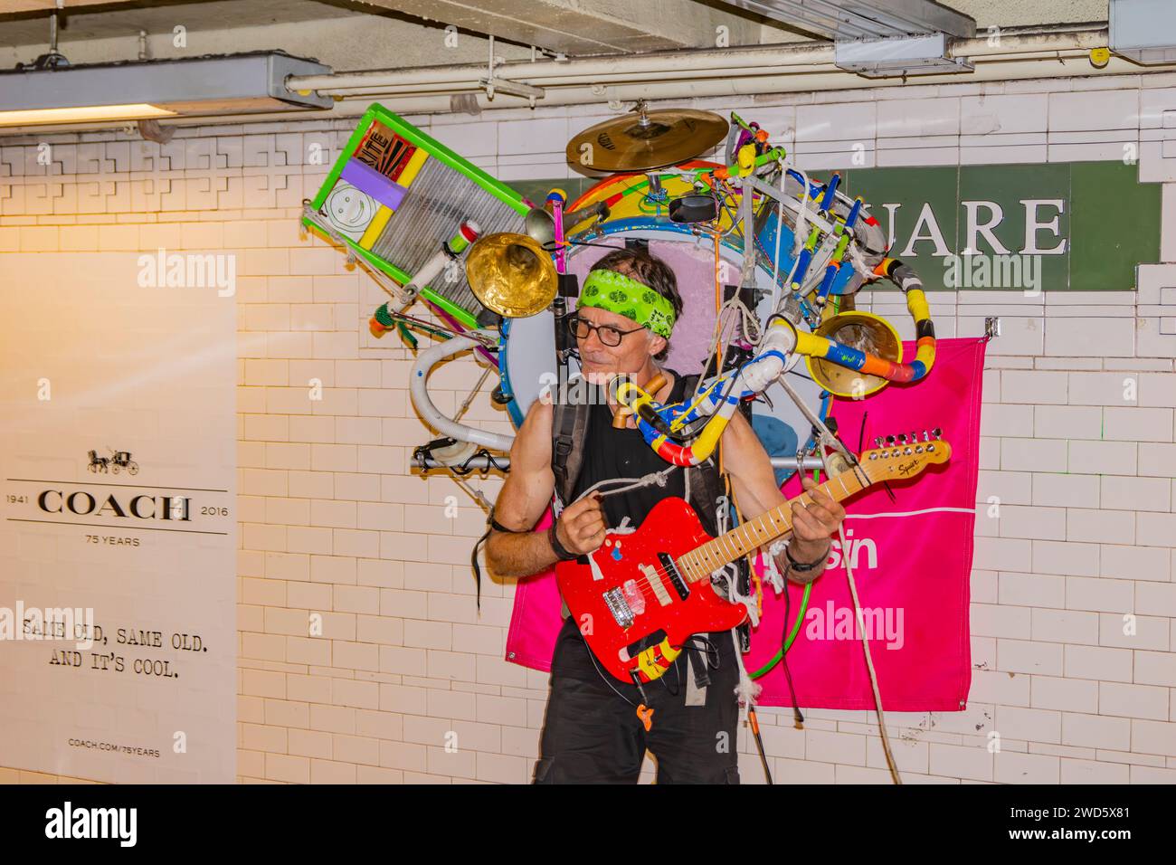 Musical intrument hi-res stock photography and images - Alamy
