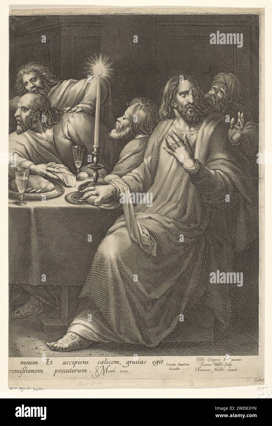 Last Supper (right magazine), Jan Harmensz. Muller, After Gillis Coignet (I), 1630 - 1656 print Five disciples at the table at the Last Supper. On the table a burning candle, glasses of a bowl of food. Amsterdam paper engraving announcement of the betrayal of Christ, and the reaction of the apostles Stock Photo