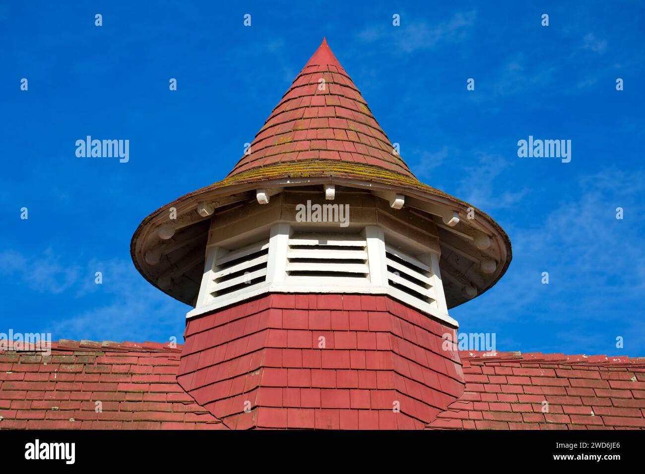 Foto „Cisco Sign Near Cisco Headquarters Campus In Silicon Valley The Red And Blue Logo Depicts The Two Towers Of The Golden Gate Bridge San Jose California Usa 2020 Australia