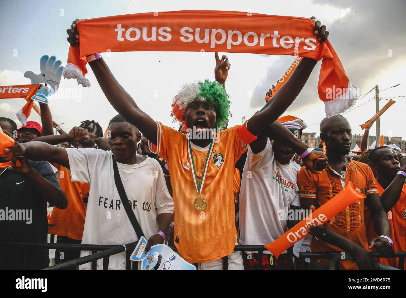 Abidjan, Cote d'Ivoire. 18th Jan, 2024. Fans cheer for the Africa Cup of Nations (AFCON) football match between Cote d'Ivoire and Nigeria at the Yopougon sports complex, Abidjan, Cote d'Ivoire, on Jan. 18, 2024. Credit: Yvan Sonh/Xinhua/Alamy Live News Stock Photo