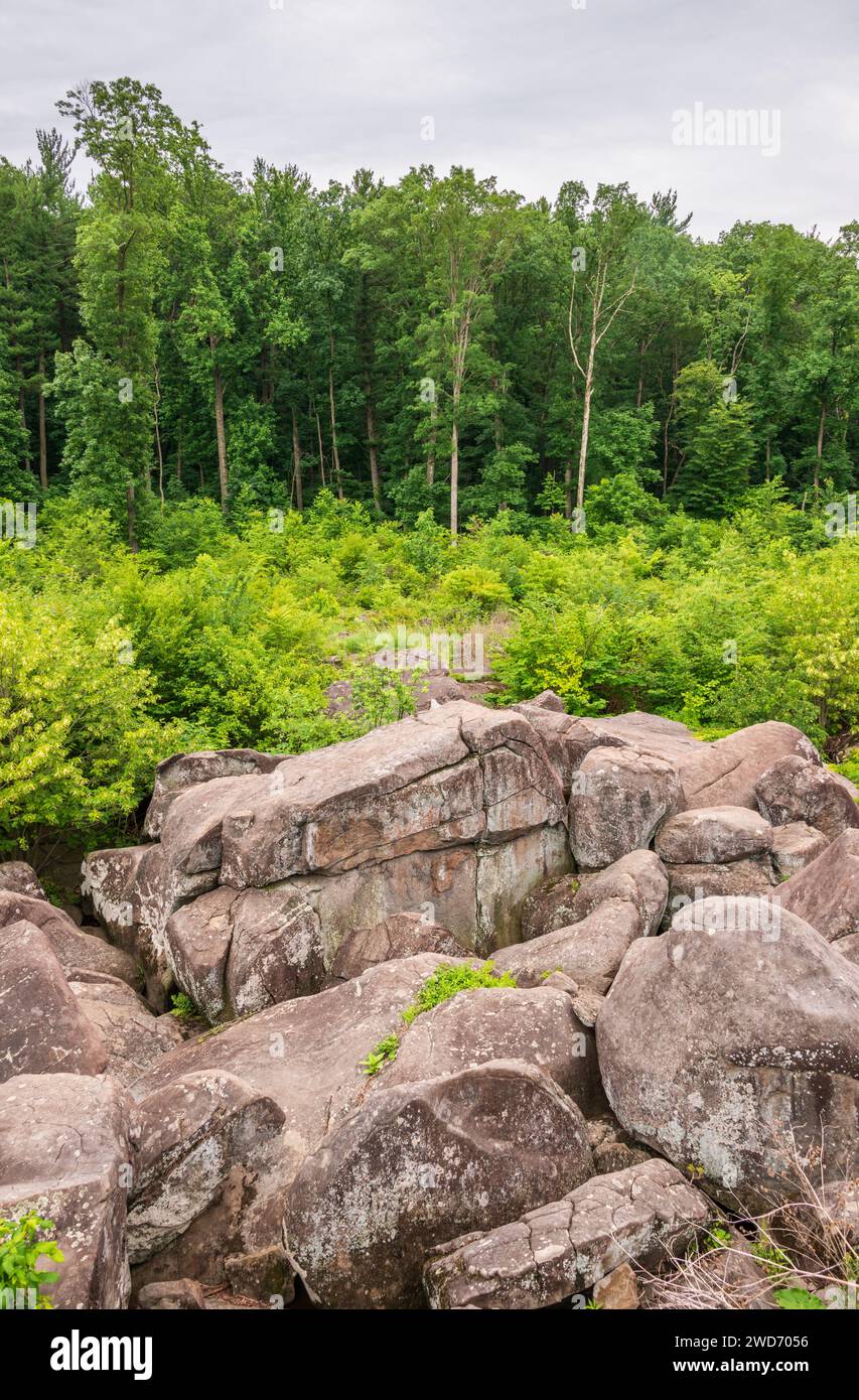 The Devil's Den at Gettysburg National Military Park, American Civil ...