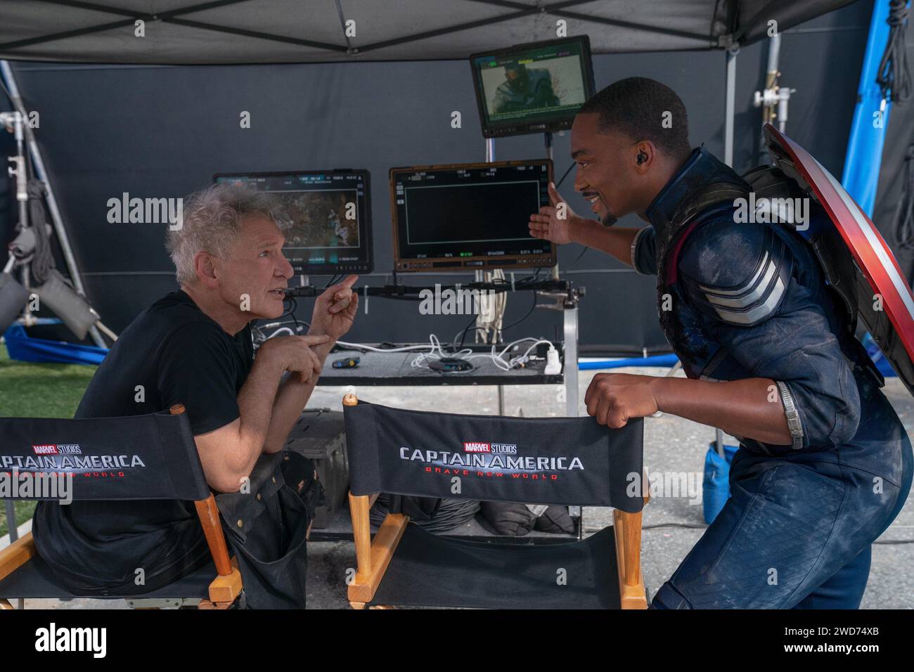 HARRISON FORD and ANTHONY MACKIE in CAPTAIN AMERICA BRAVE NEW WORLD