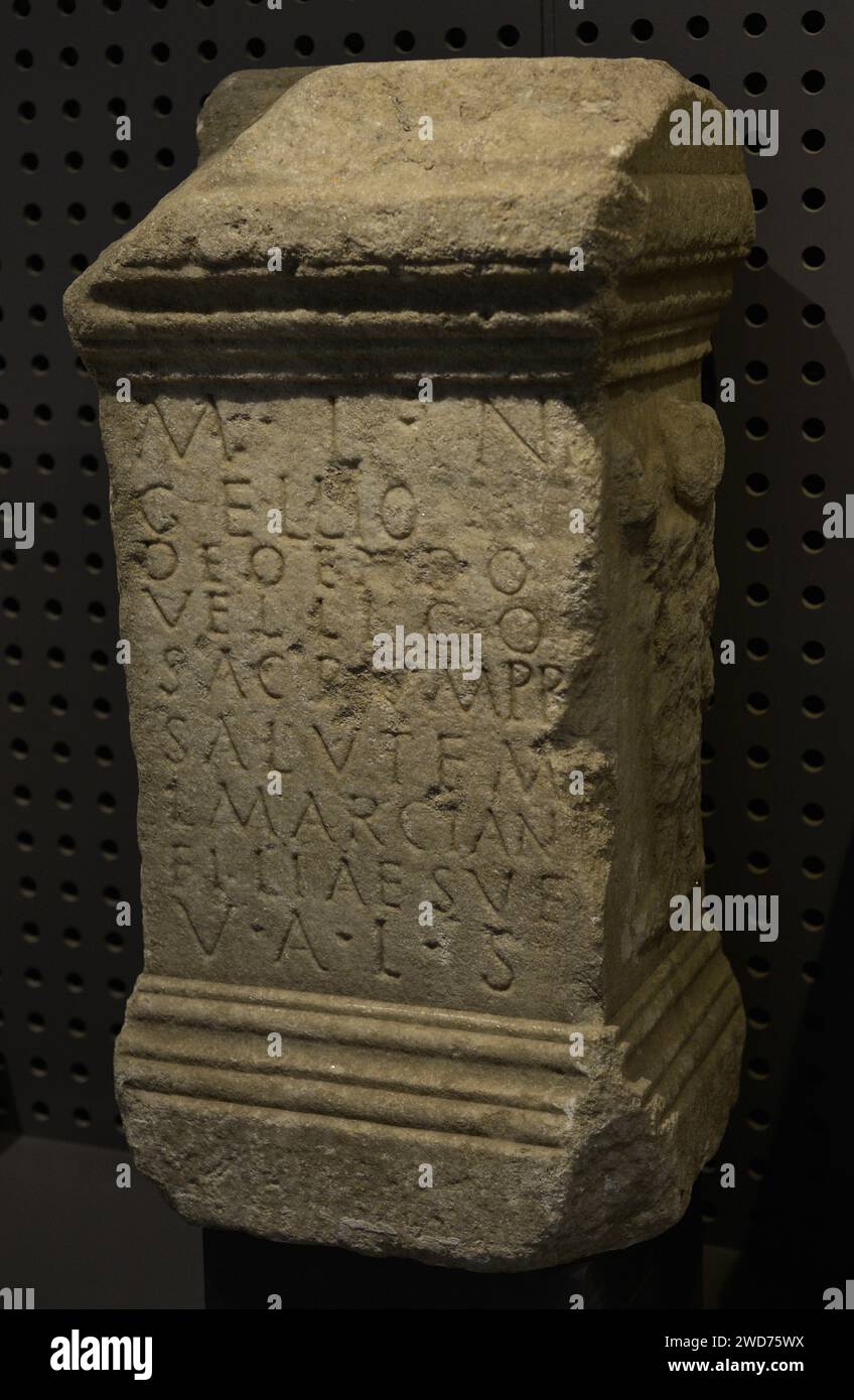 Stone altar consecrated to Endovellicus, by Marcus Licinius Nigellius. The inscription can be translated as 'Marcus Licinius Nigellius, to the God Endovellico, fulfilled his vow for the health of his daughter Licinia Marciana'. 2nd century AD. Sao Miguel da Mota. Terena. Alandroal, Evora. Portugal. National Archaeology Museum. Lisbon, Portugal. Stock Photo