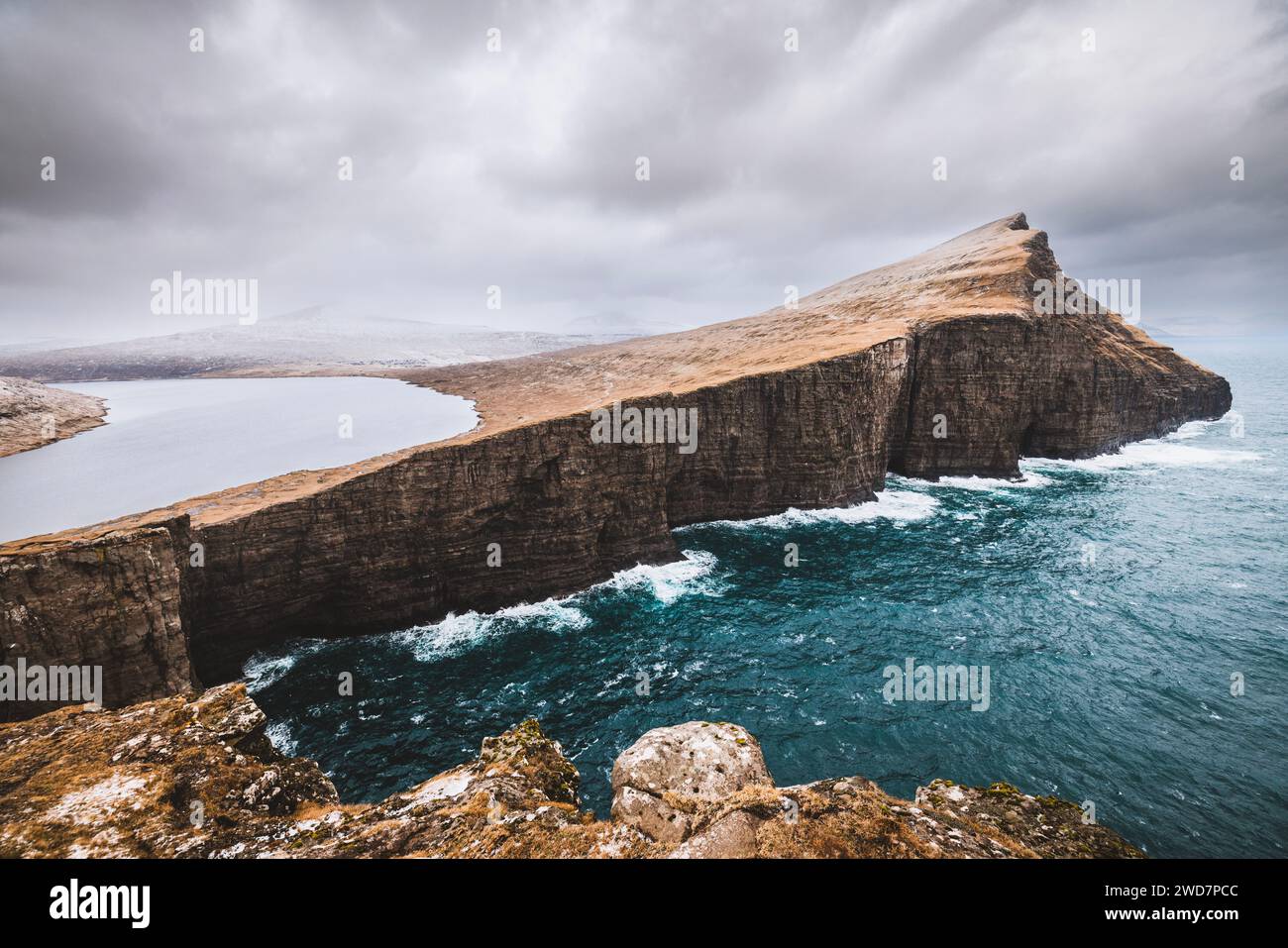 Sørvágsvatn hanging lake above the ocean, Faroe Islands Stock Photo Alamy