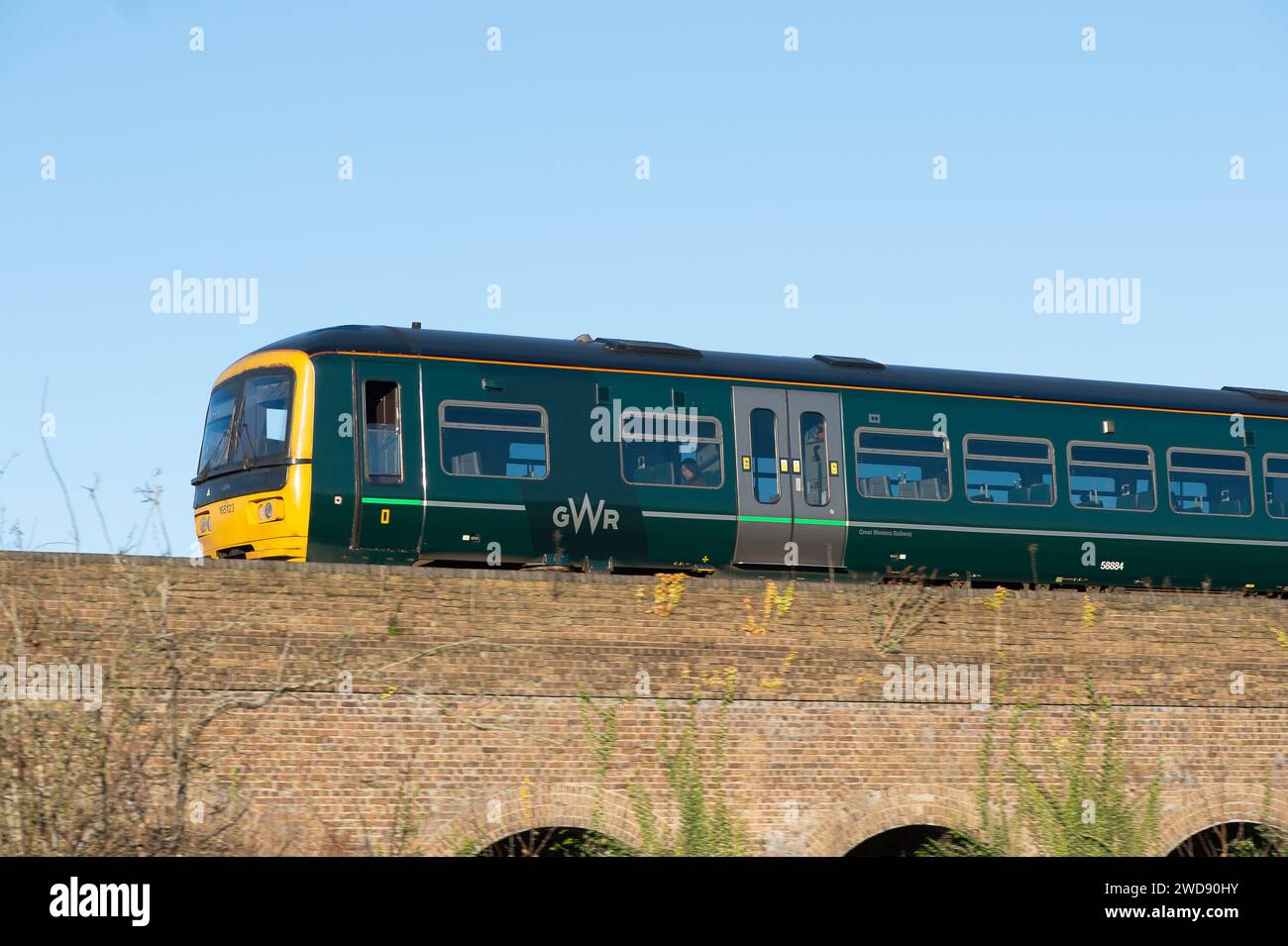 Windsor railway viaduct hires stock photography and images Alamy