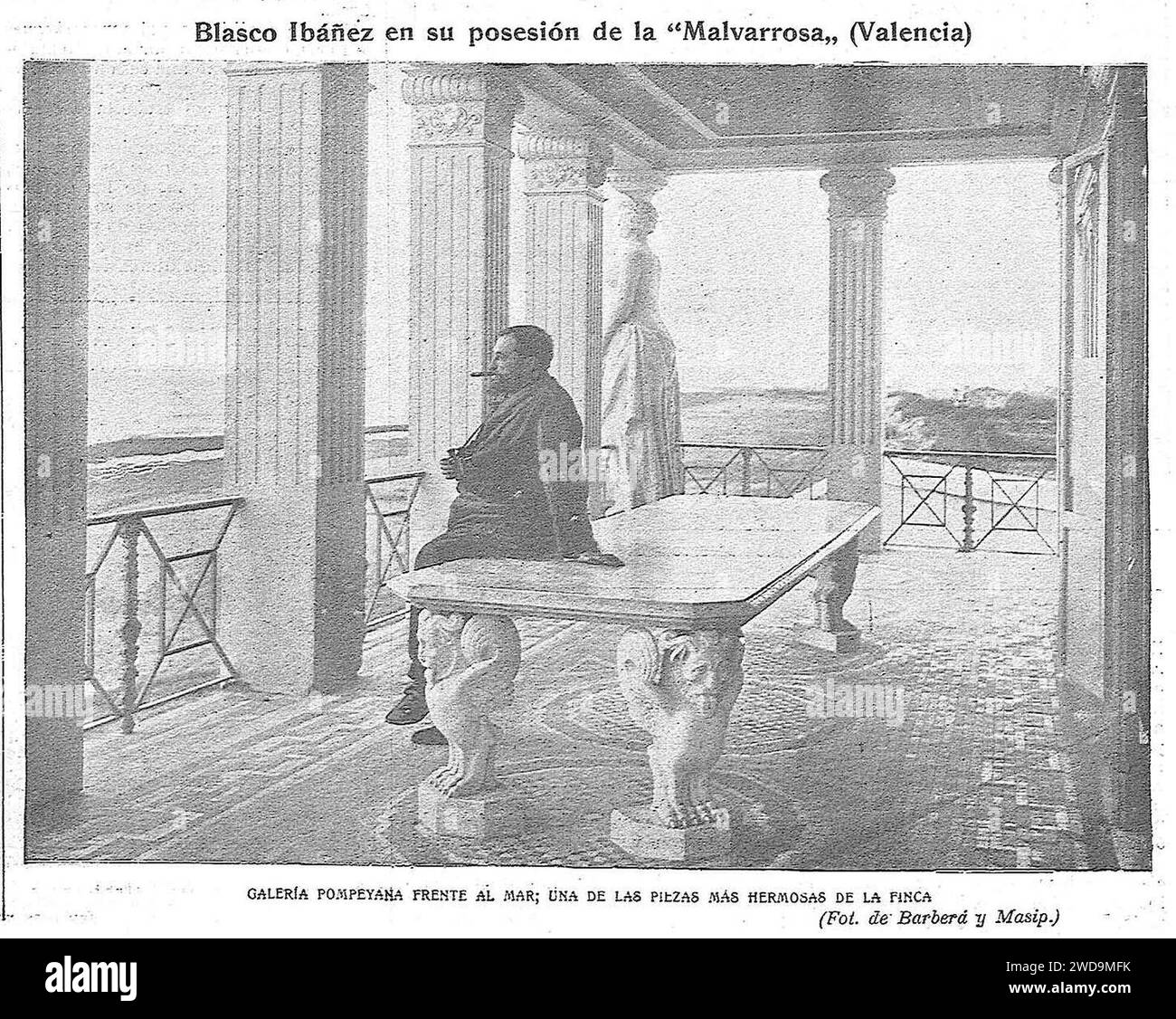 1904-07-08, El Gráfico, Blasco Ibáñez en su posesión de la “Malvarrosa„ (Valencia), Galería pompeyana frente al mar, una de las piezas más hermosas de la finca. Stock Photo
