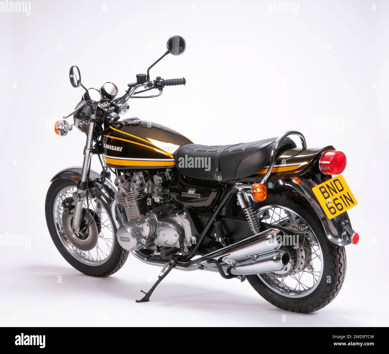 Classic kawasaki motorcycle hi res stock photography and images Alamy