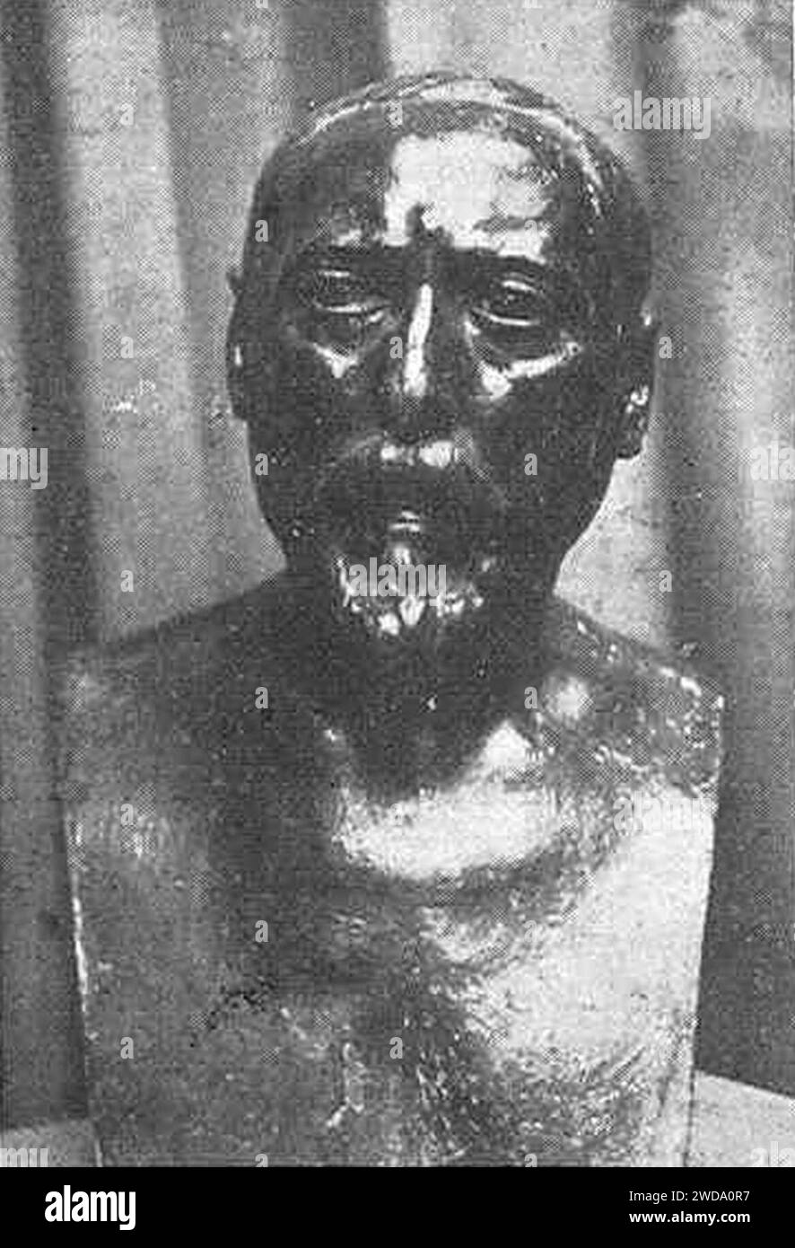 1916-11-18, La Esfera, Busto-retrato del pintor Guinea, por el malogrado escultor Mogrobejo (cropped). Stock Photo