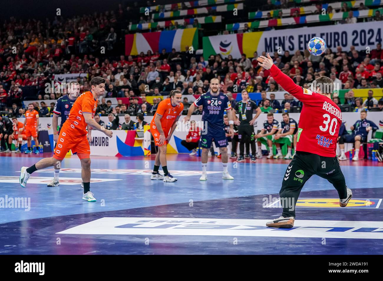 Hamburg, Germany. 19th Jan, 2024. HAMBURG, GERMANY - JANUARY 19: Torbjorn Sittrup Bergerud of Norway is challenged by Rutger ten Velde of The Netherlands during the EHF Euro 2024 Main Round match between Norway and Netherlands at Barclays Arena on January 19, 2024 in Hamburg, Germany. (Photo by Henk Seppen/Orange Pictures) Credit: Orange Pics BV/Alamy Live News Stock Photo