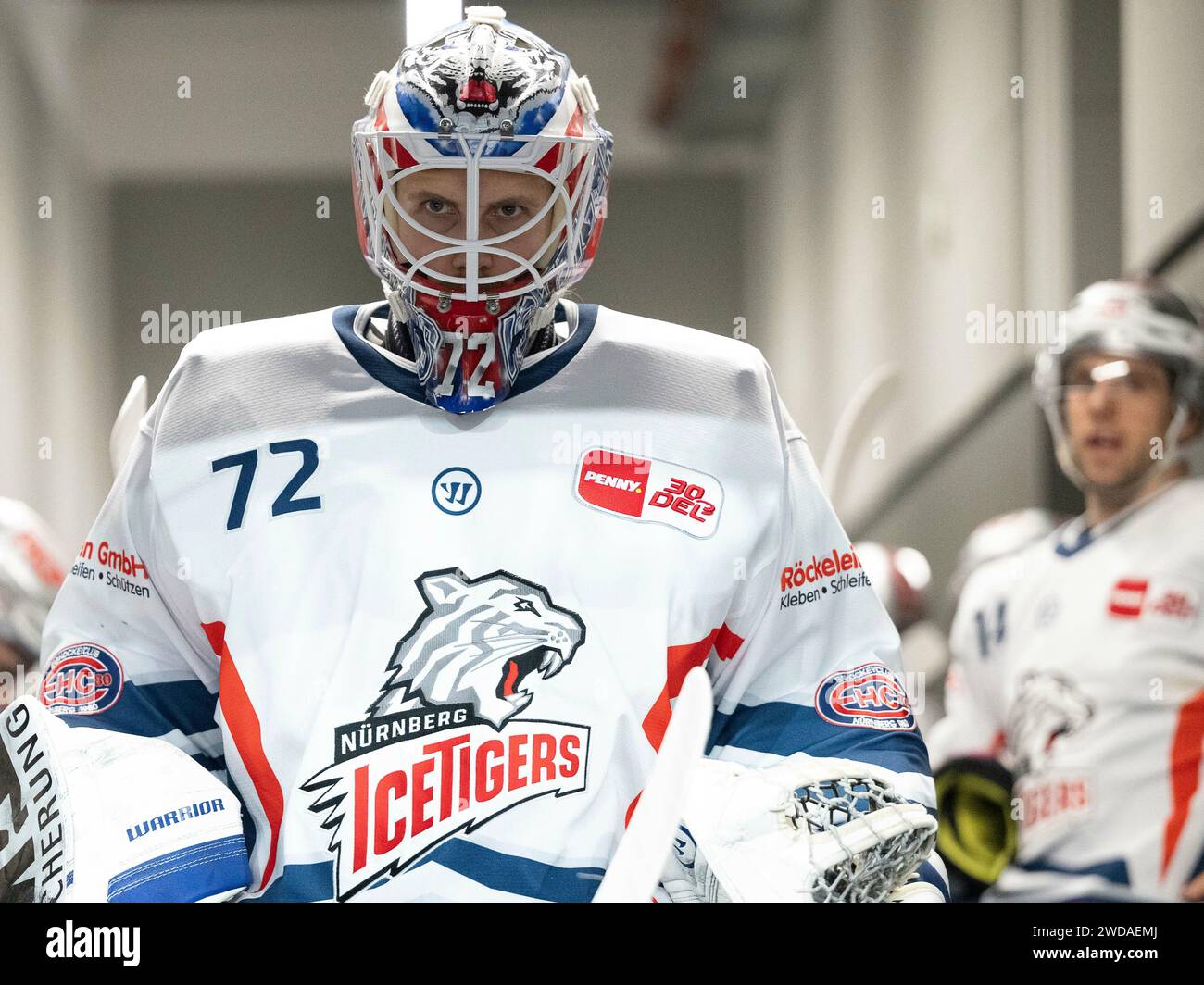 Leon Hungerecker (Nuernberg Ice Tigers, #72) ist fokussiert. Duesseldorfer EG vs. Nuernberg Ice Tigers, Eishockey, Penny DEL, 39. Spieltag, Saison 2023/2024, 19.01.2024 Foto: Eibner-Pressefoto/Thomas Haesler Stock Photo