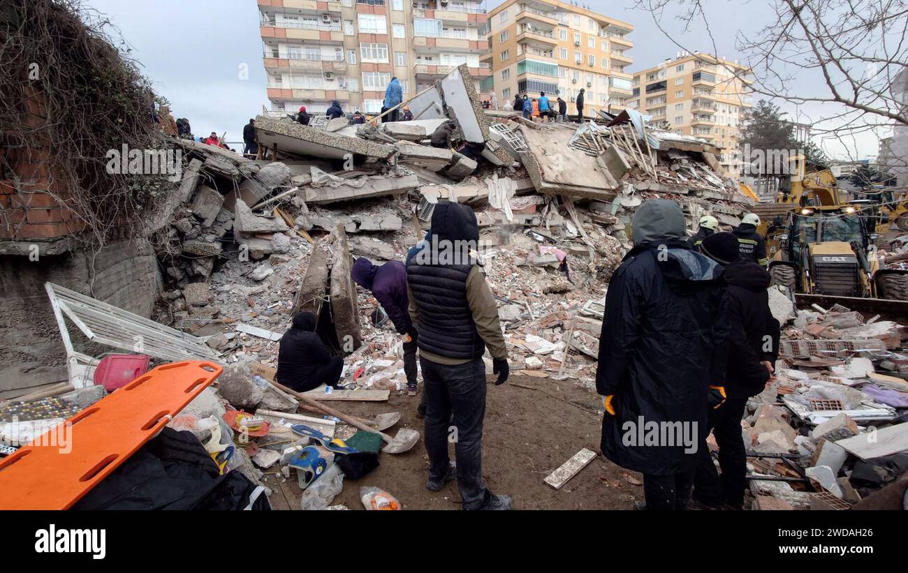 Earthquake damage hi-res stock photography and images - Alamy