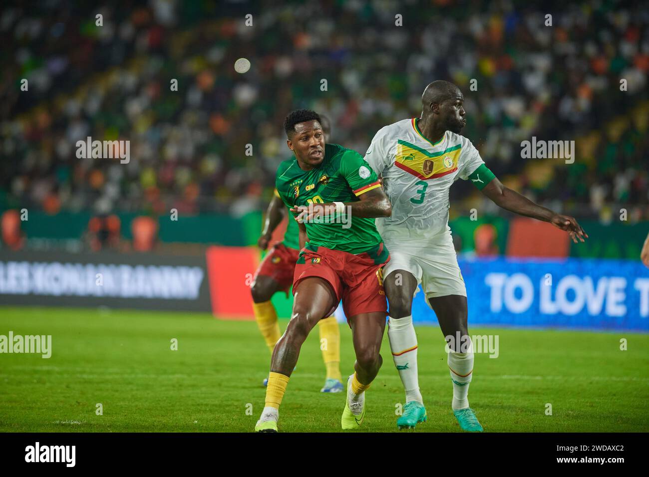 Highlights of the match between Senegal and Cameroon at the Africa Cup of Nations 2023, the duel between Faris Moumbagna and Kalidou Koulibaly Stock Photo