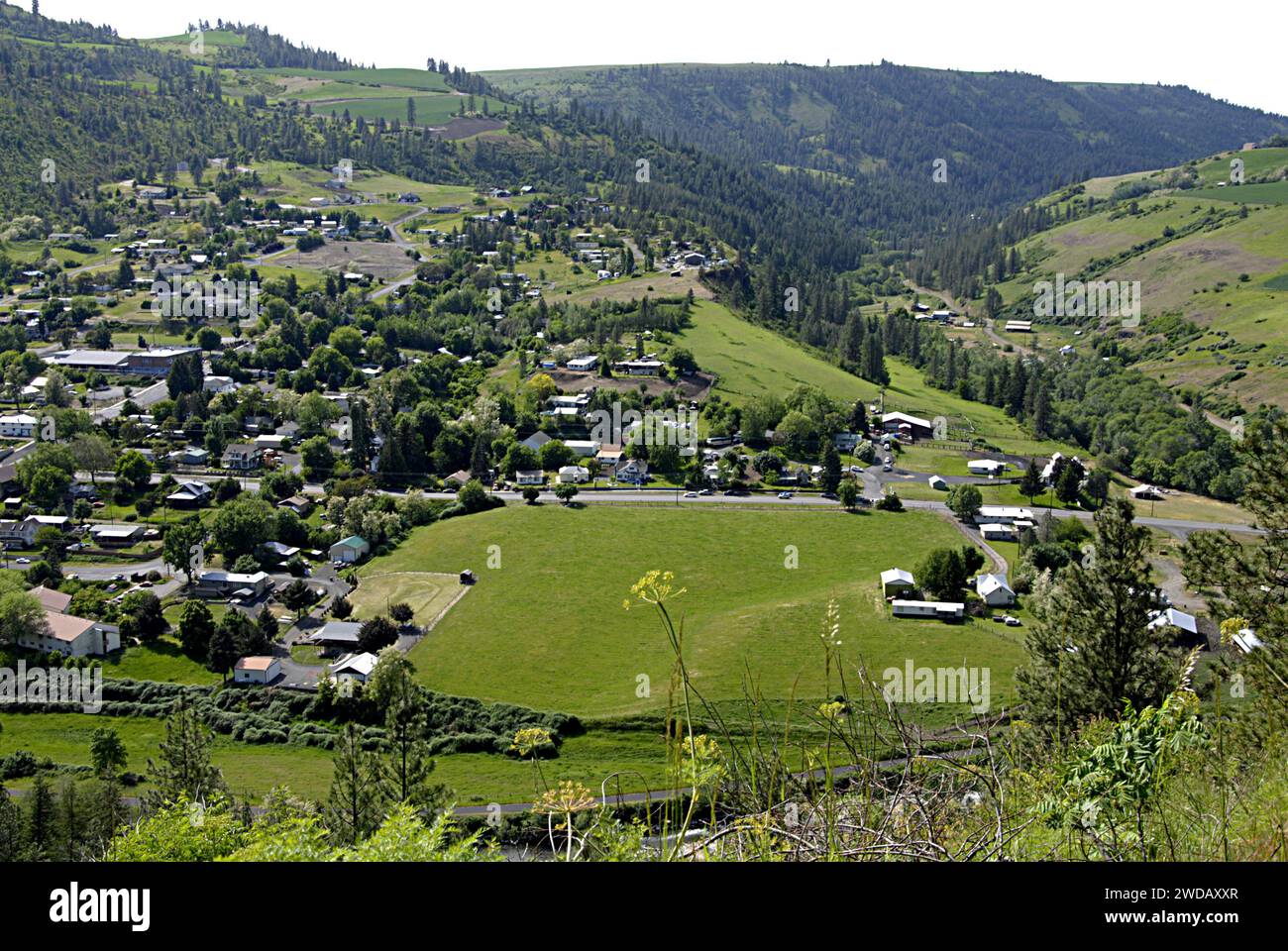JULIAETTA/IDAHO /USA Residential areas and hill soundin juliaetta