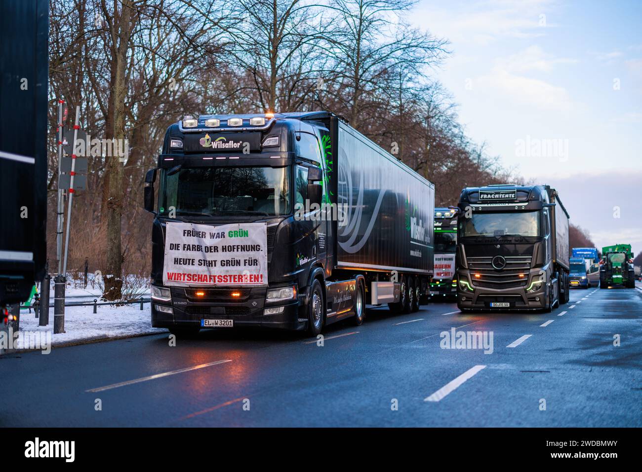 Berlin, Germany - January 19, 2024: Truck demonstration on the Strasse des 17 Juni between Brandenburger Tor and Siegessäule. Stock Photo