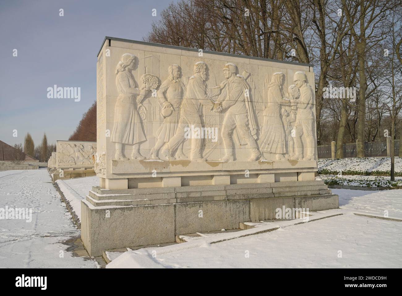Sarcophagus with stone relief, thanks of the civilian population to the army, Soviet memorial, winter, Treptower Park, Treptow, Treptow-Koepenick Stock Photo